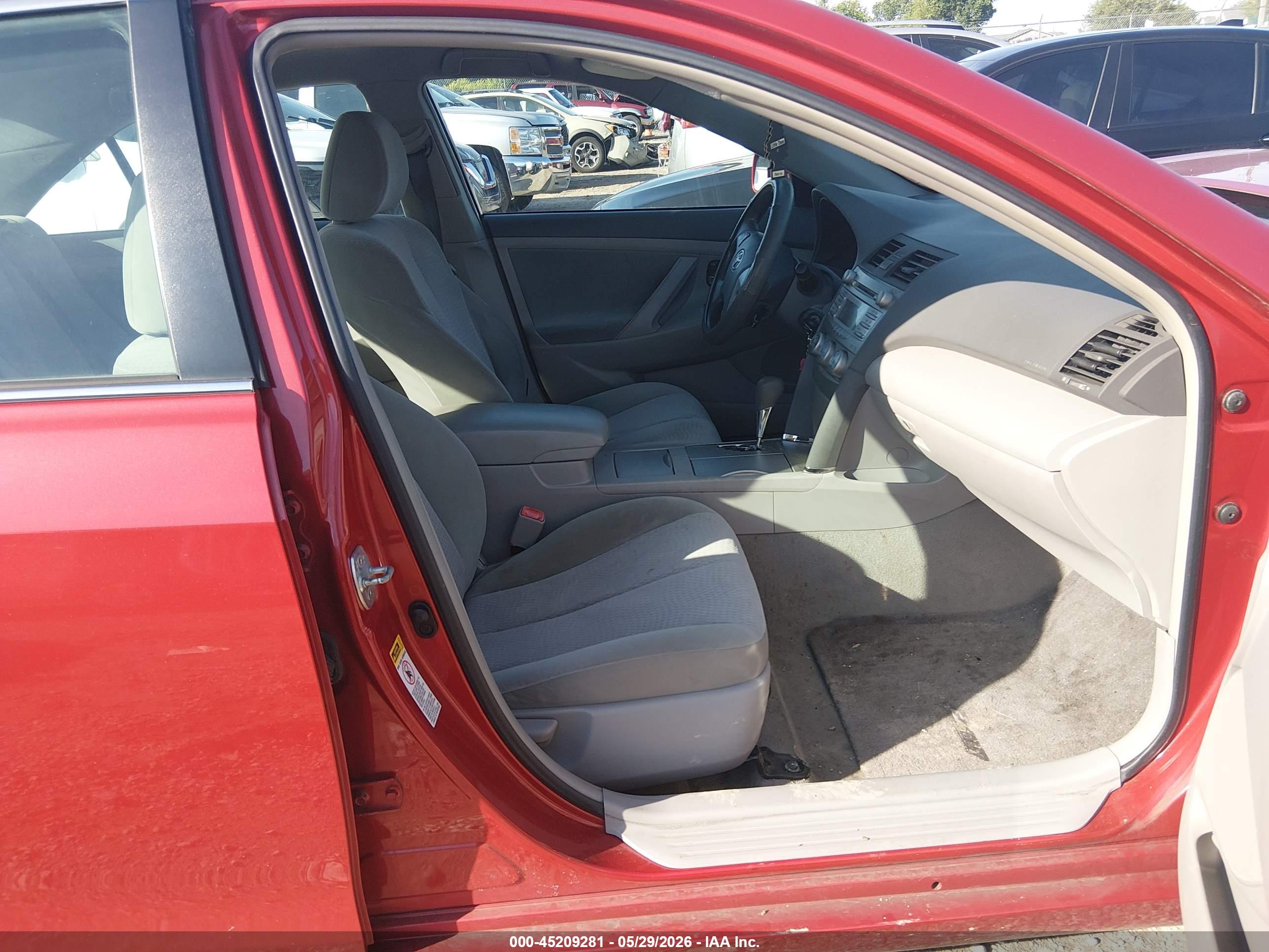 TOYOTA CAMRY image 5