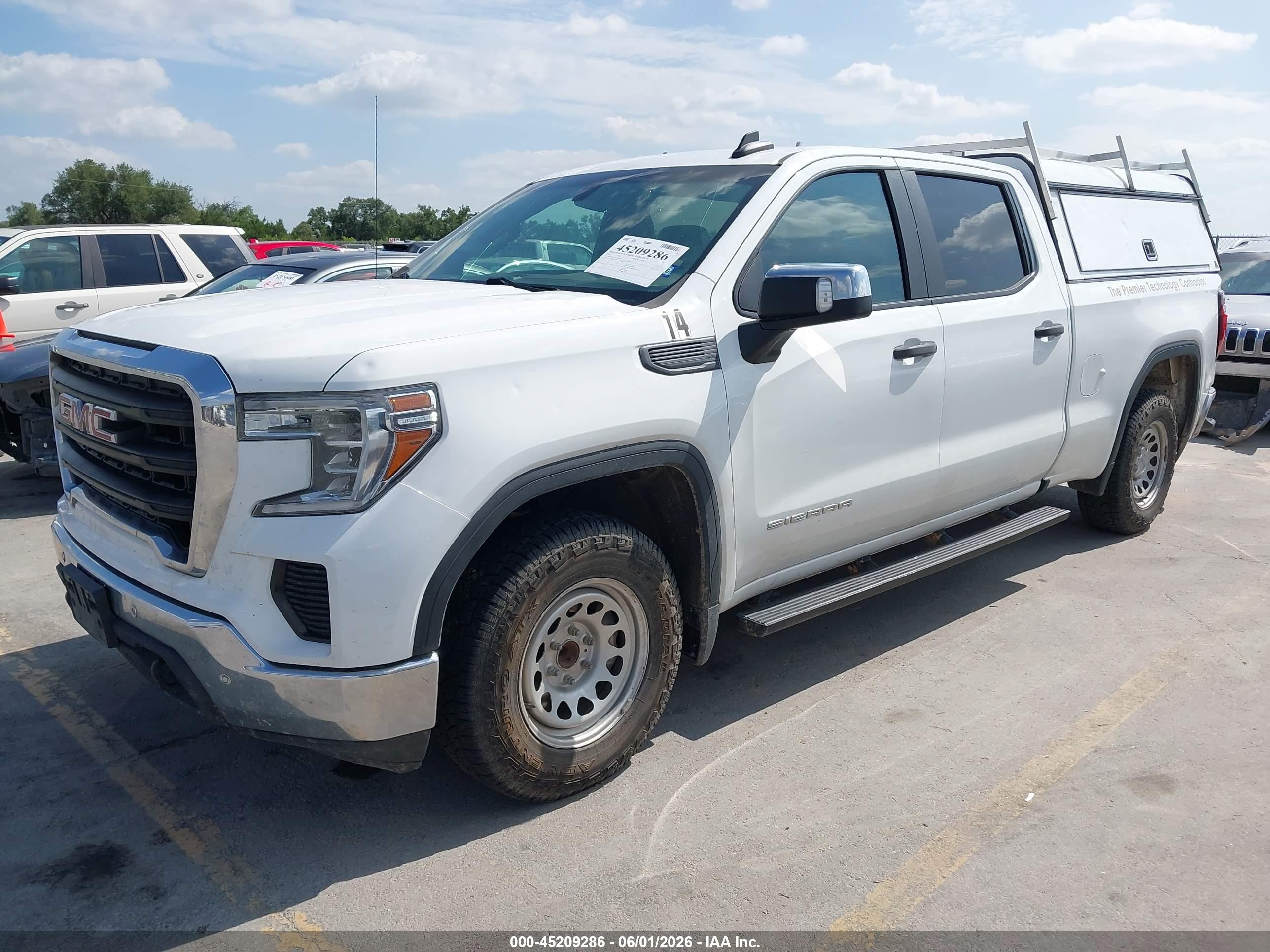 GMC SIERRA image 2