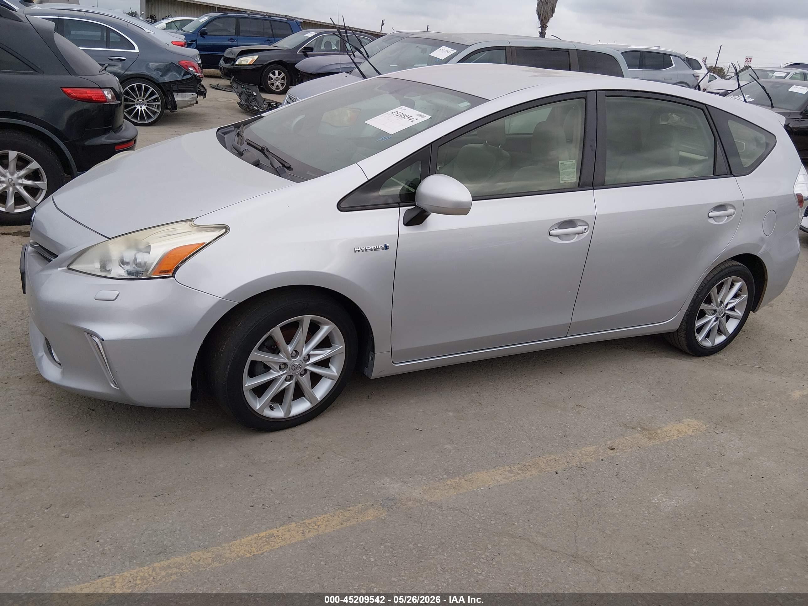 TOYOTA PRIUS image 2