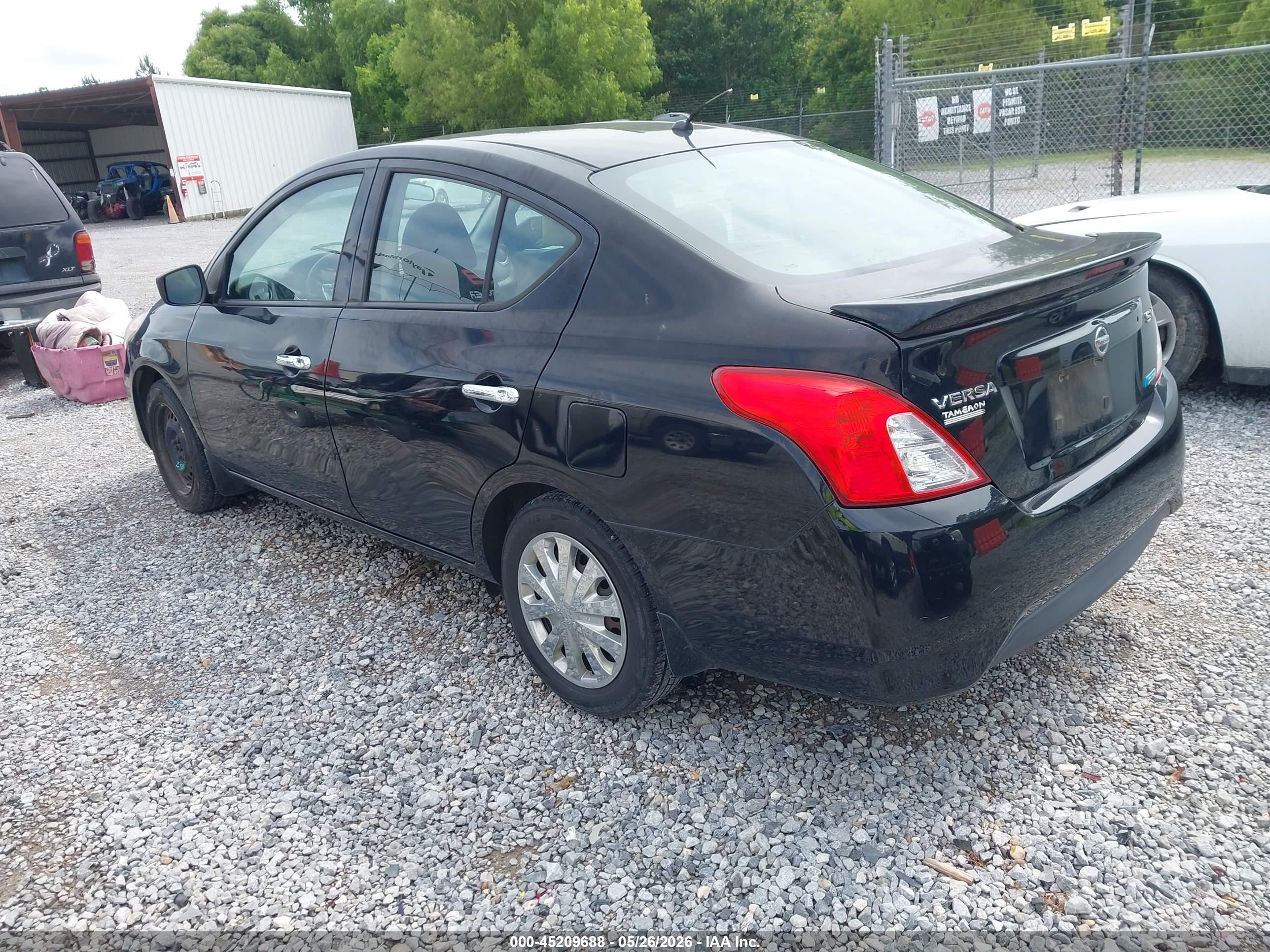NISSAN VERSA image 3