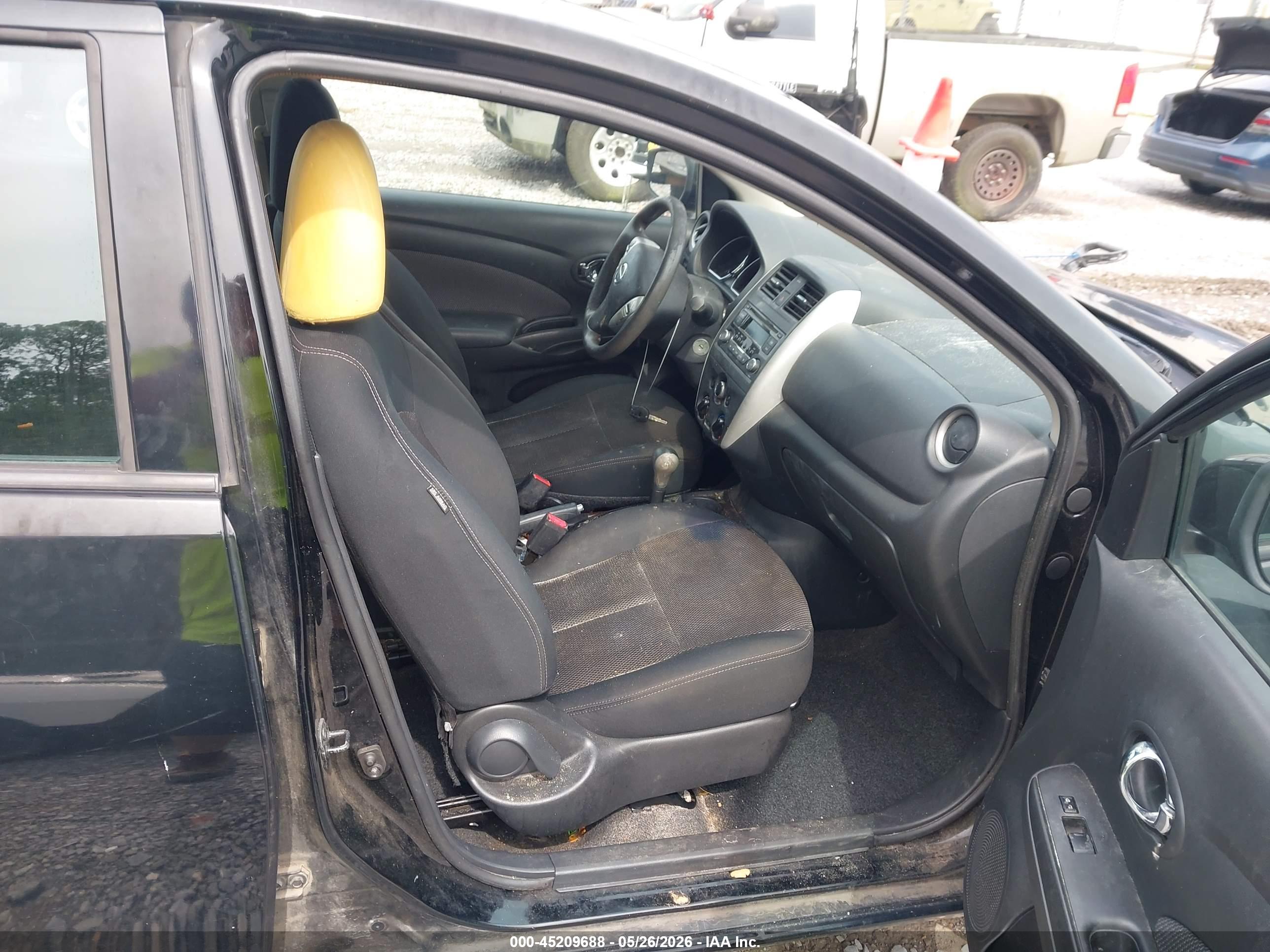NISSAN VERSA image 5
