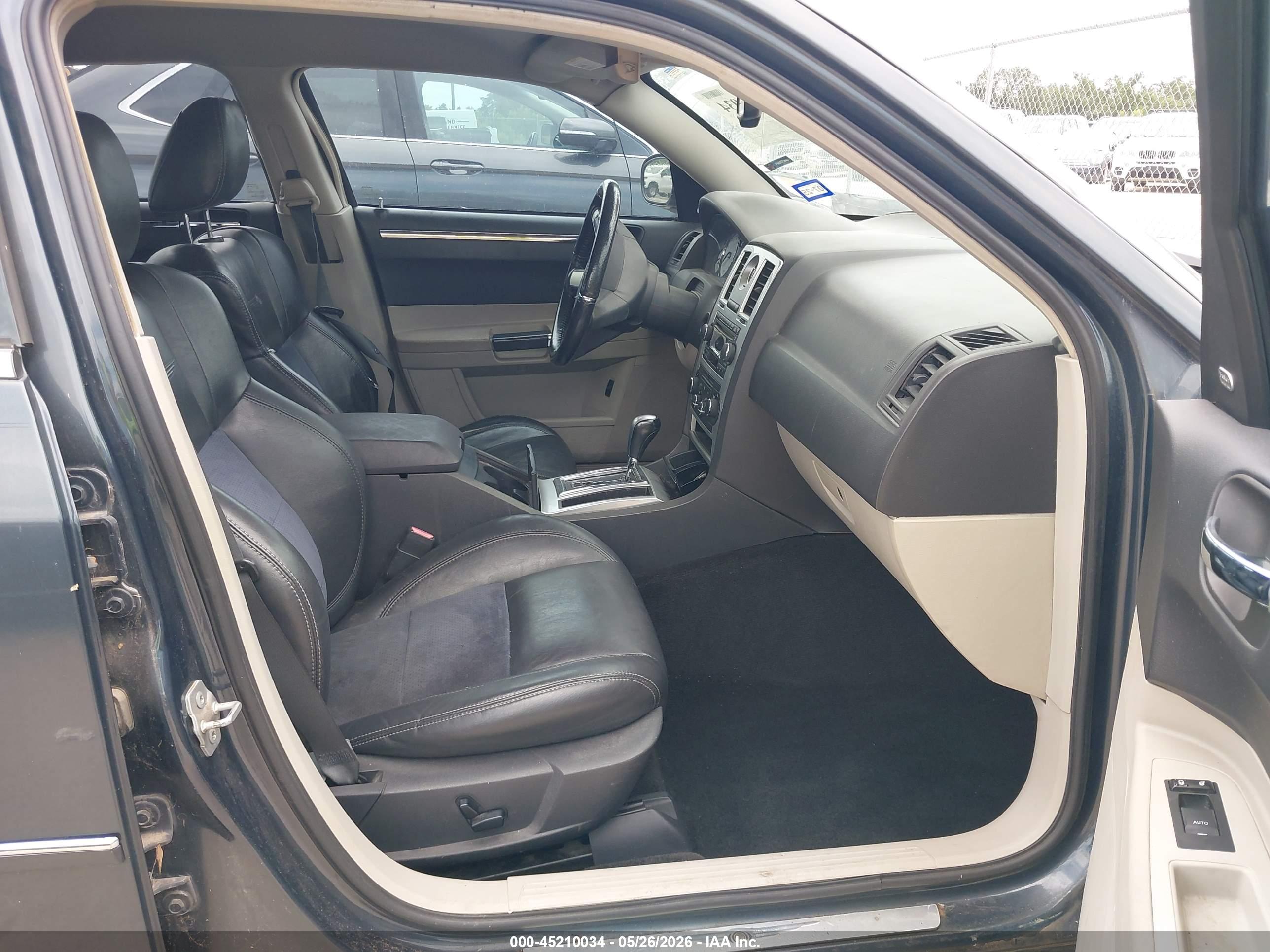 CHRYSLER 300C image 5