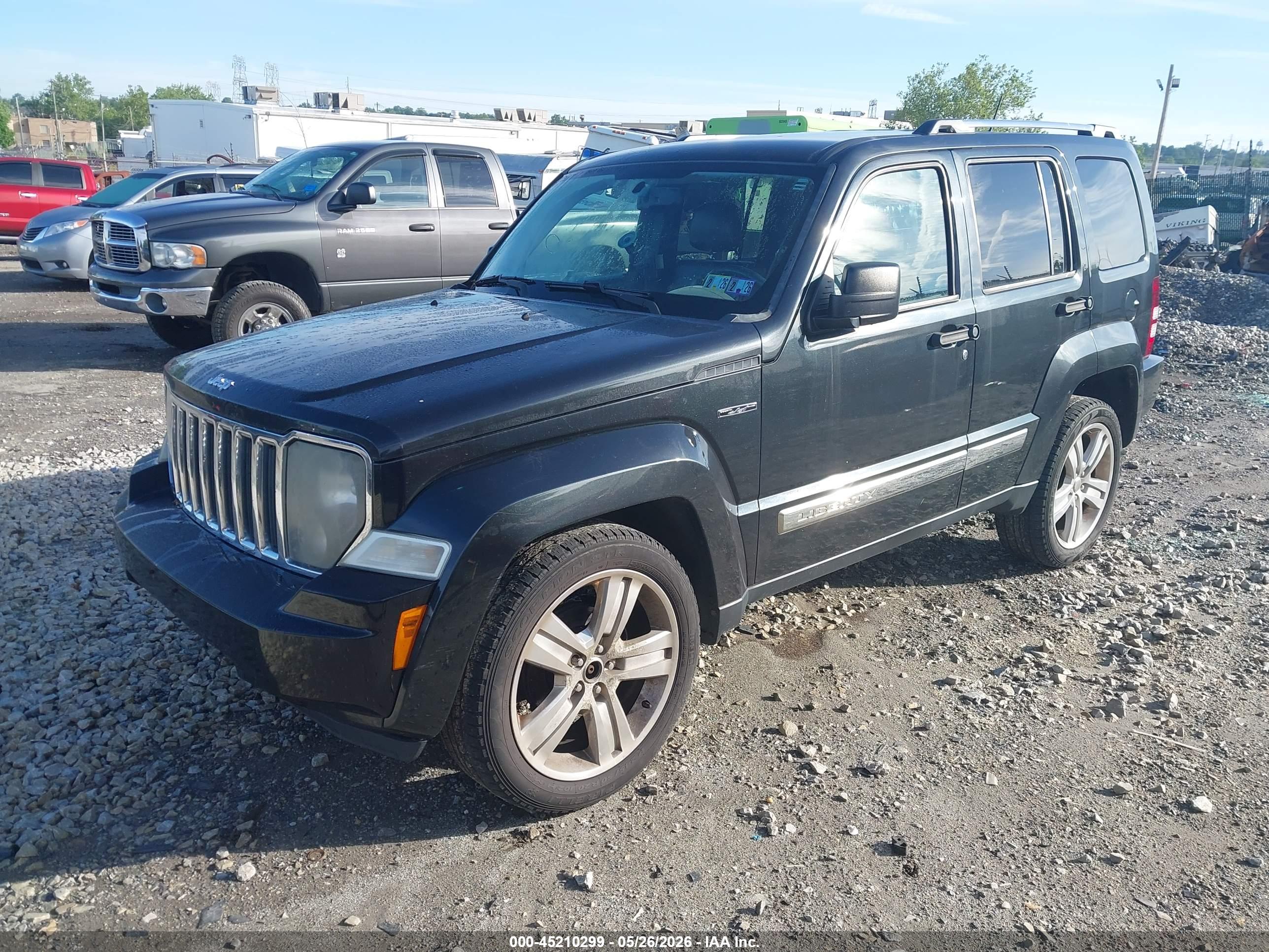 JEEP LIBERTY image 2