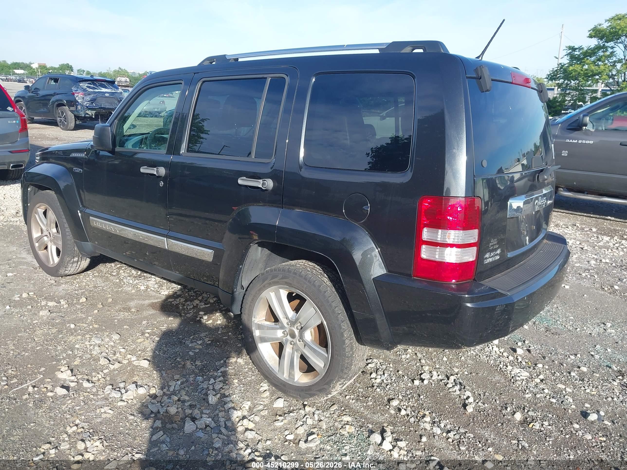 JEEP LIBERTY image 3