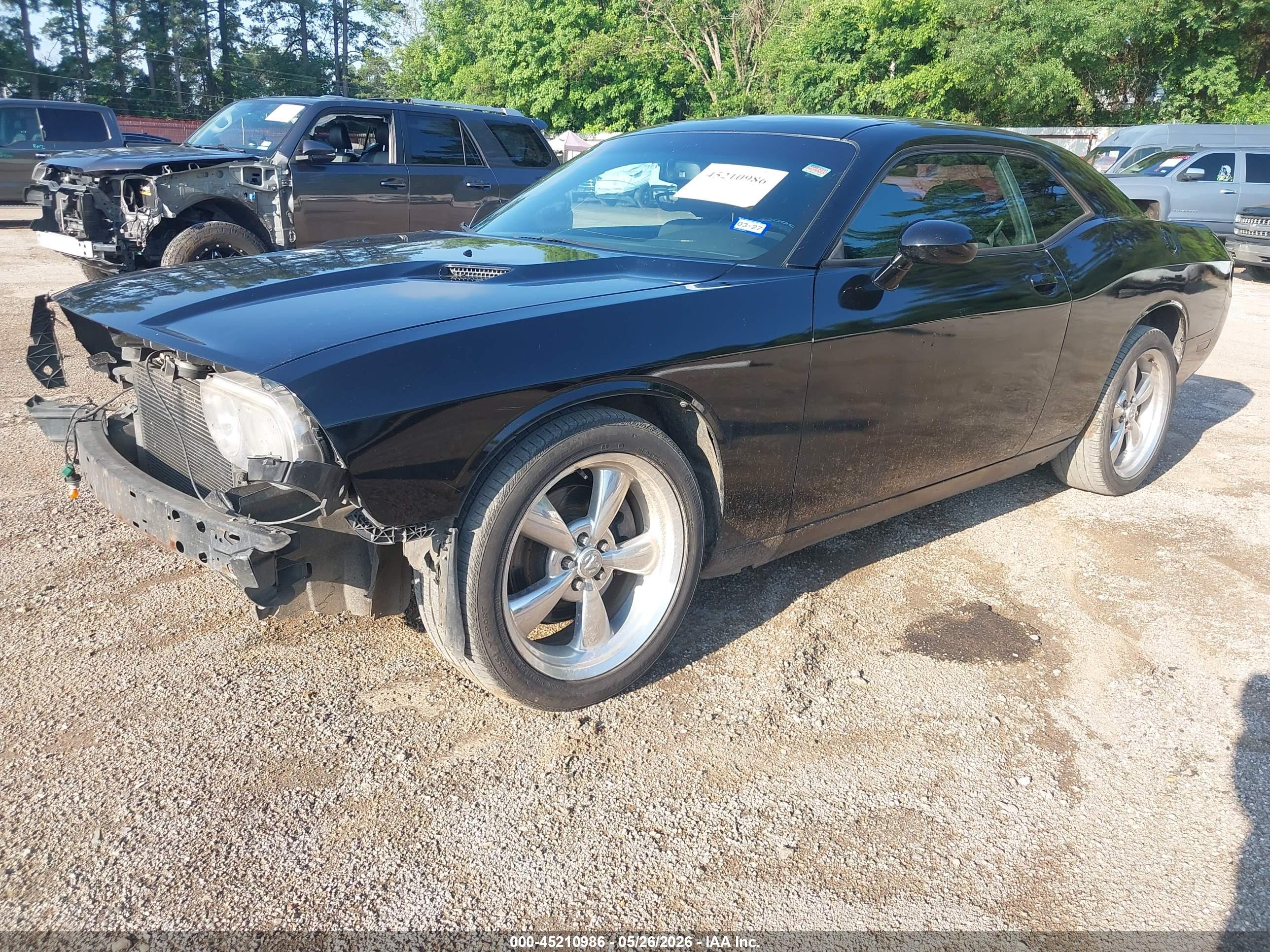DODGE CHALLENGER image 2