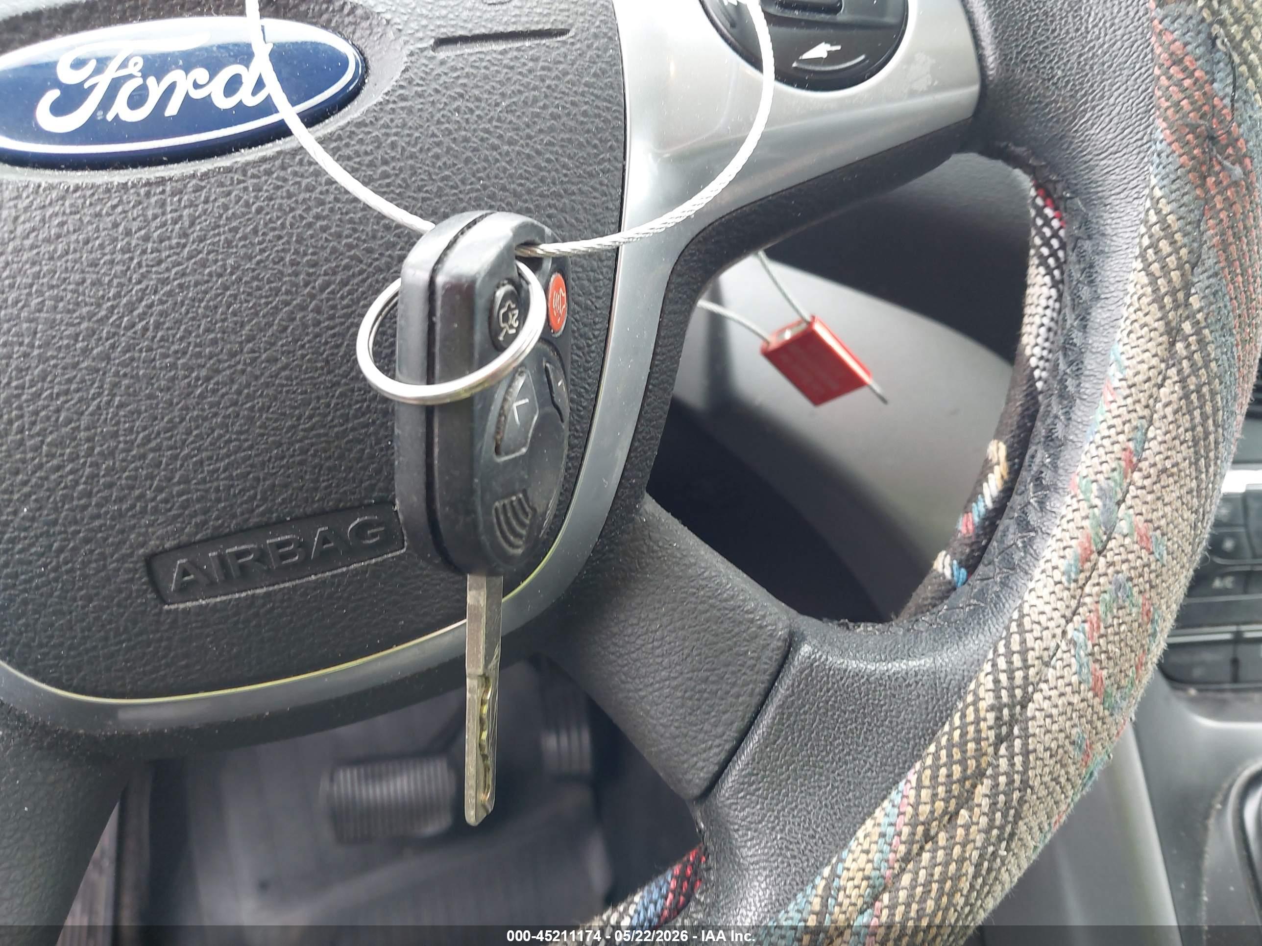 FORD ESCAPE image 11