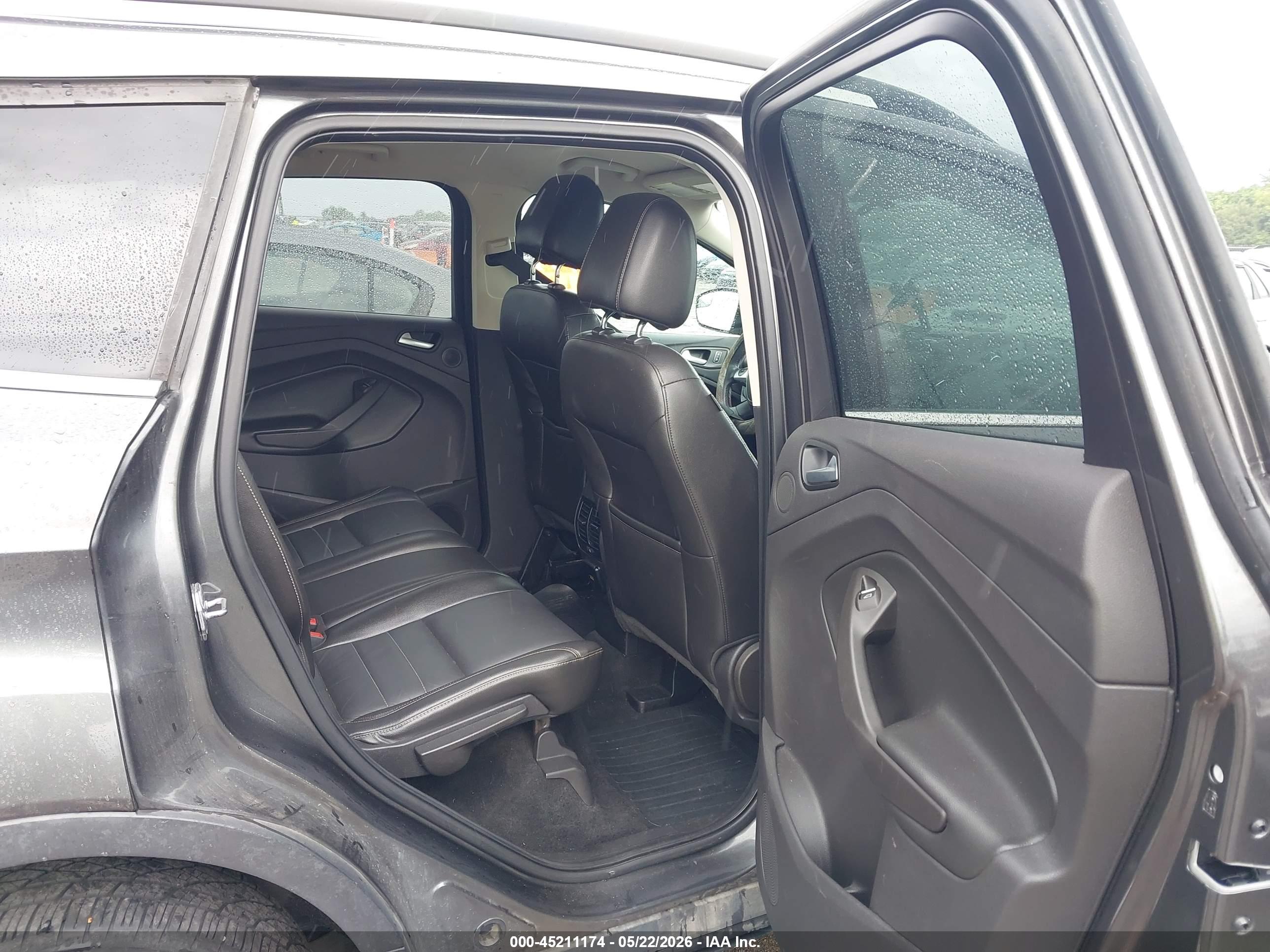 FORD ESCAPE image 8