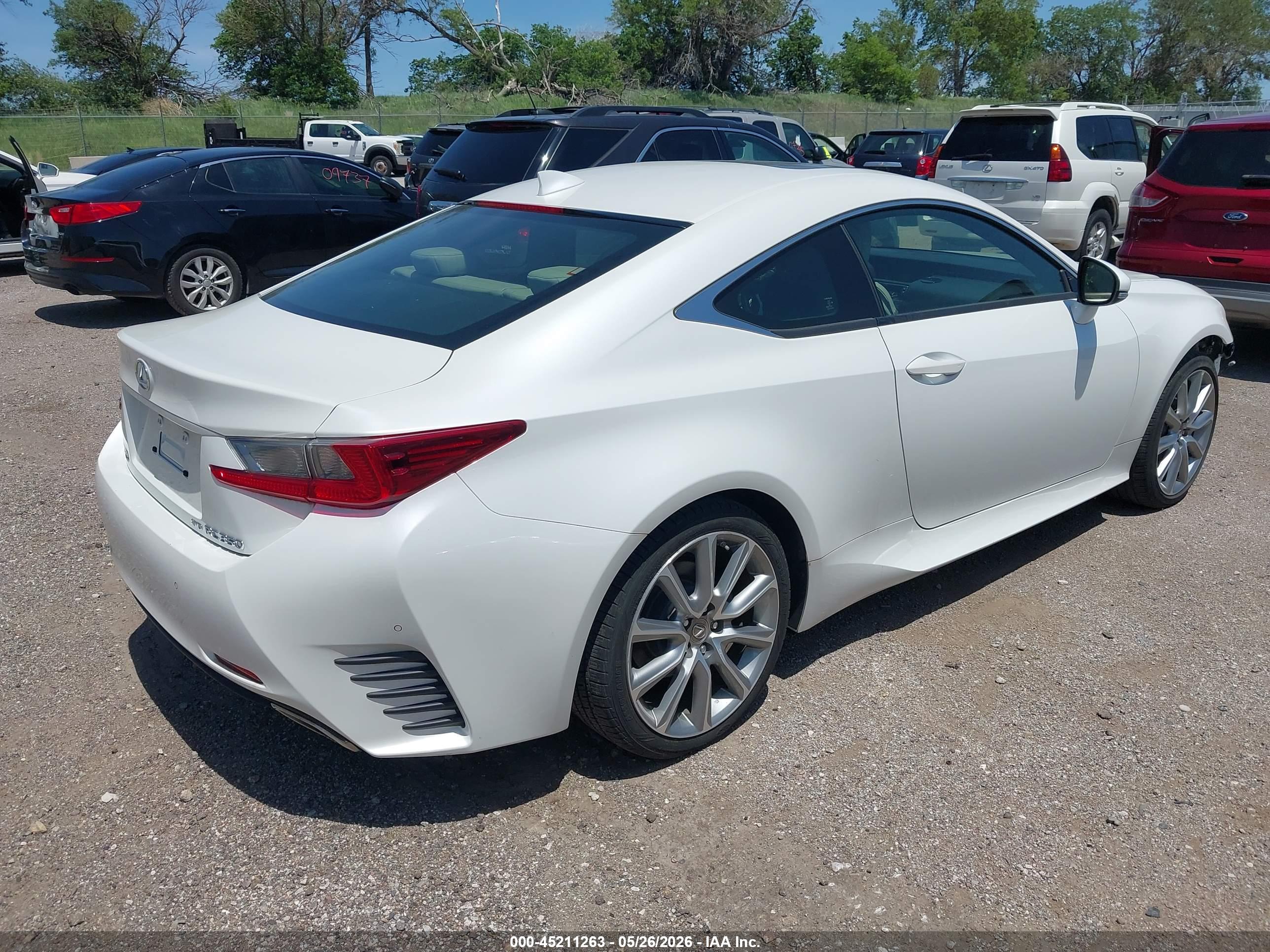 LEXUS RC image 4