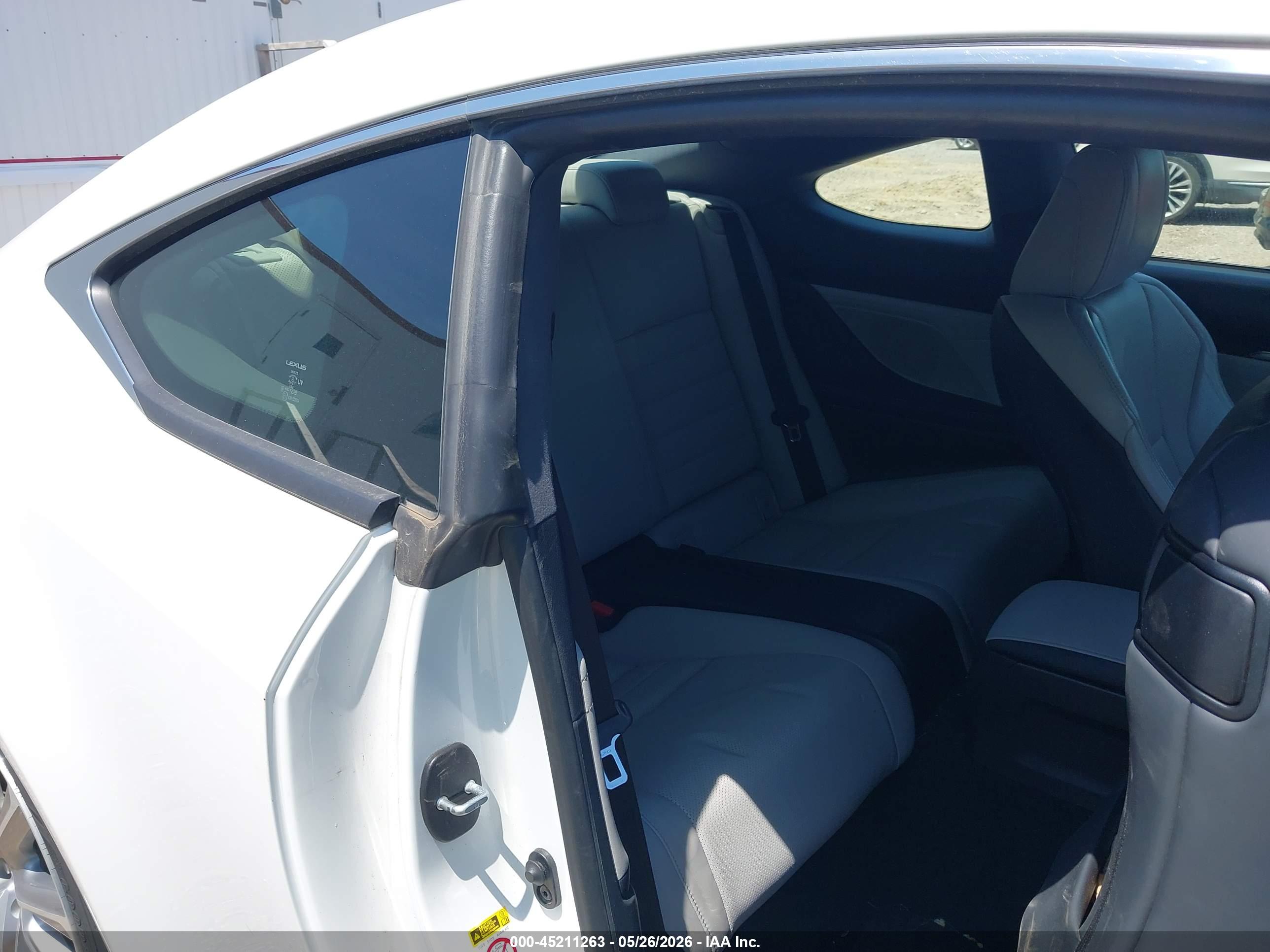 LEXUS RC image 8