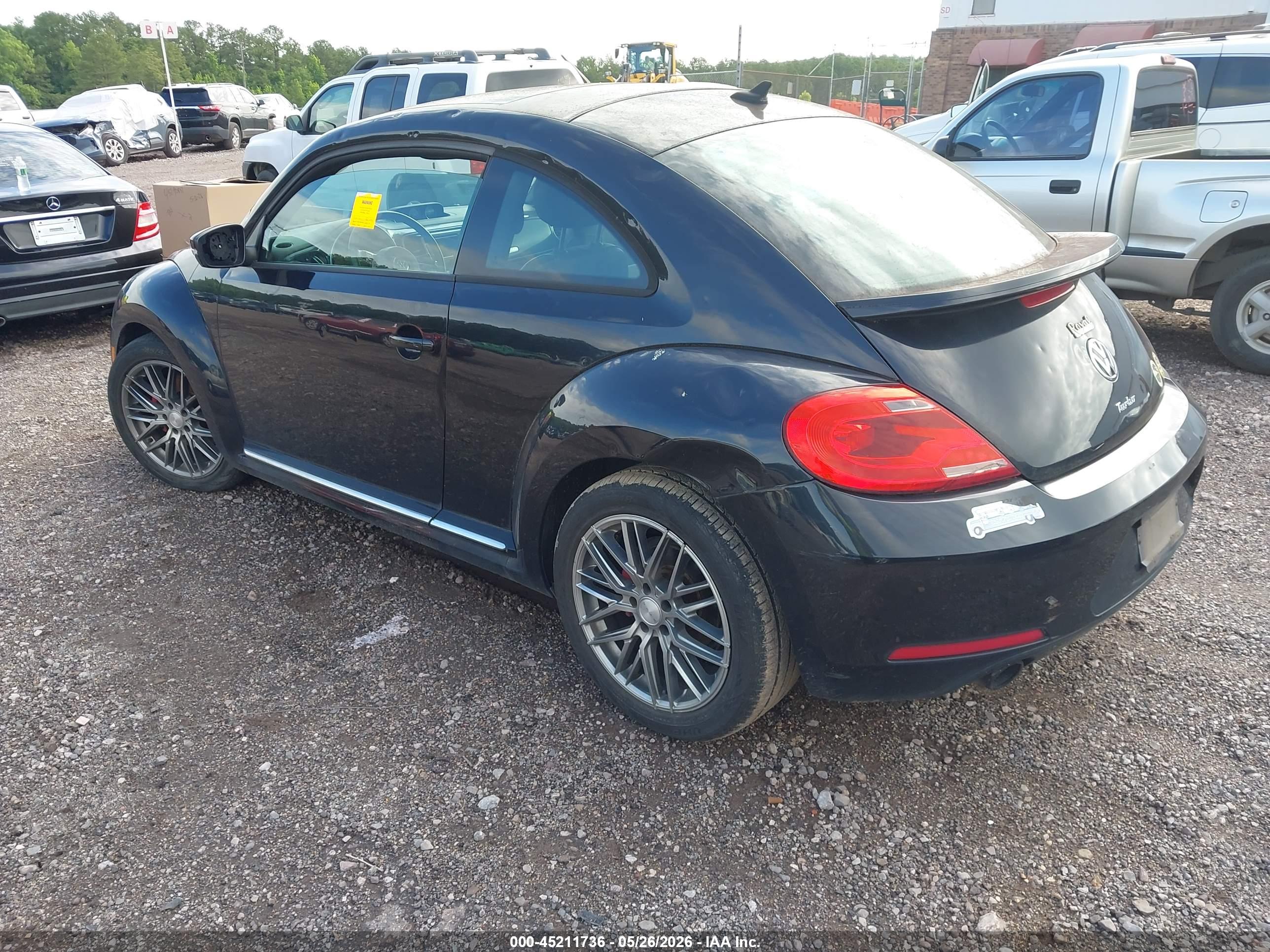 VOLKSWAGEN BEETLE image 3