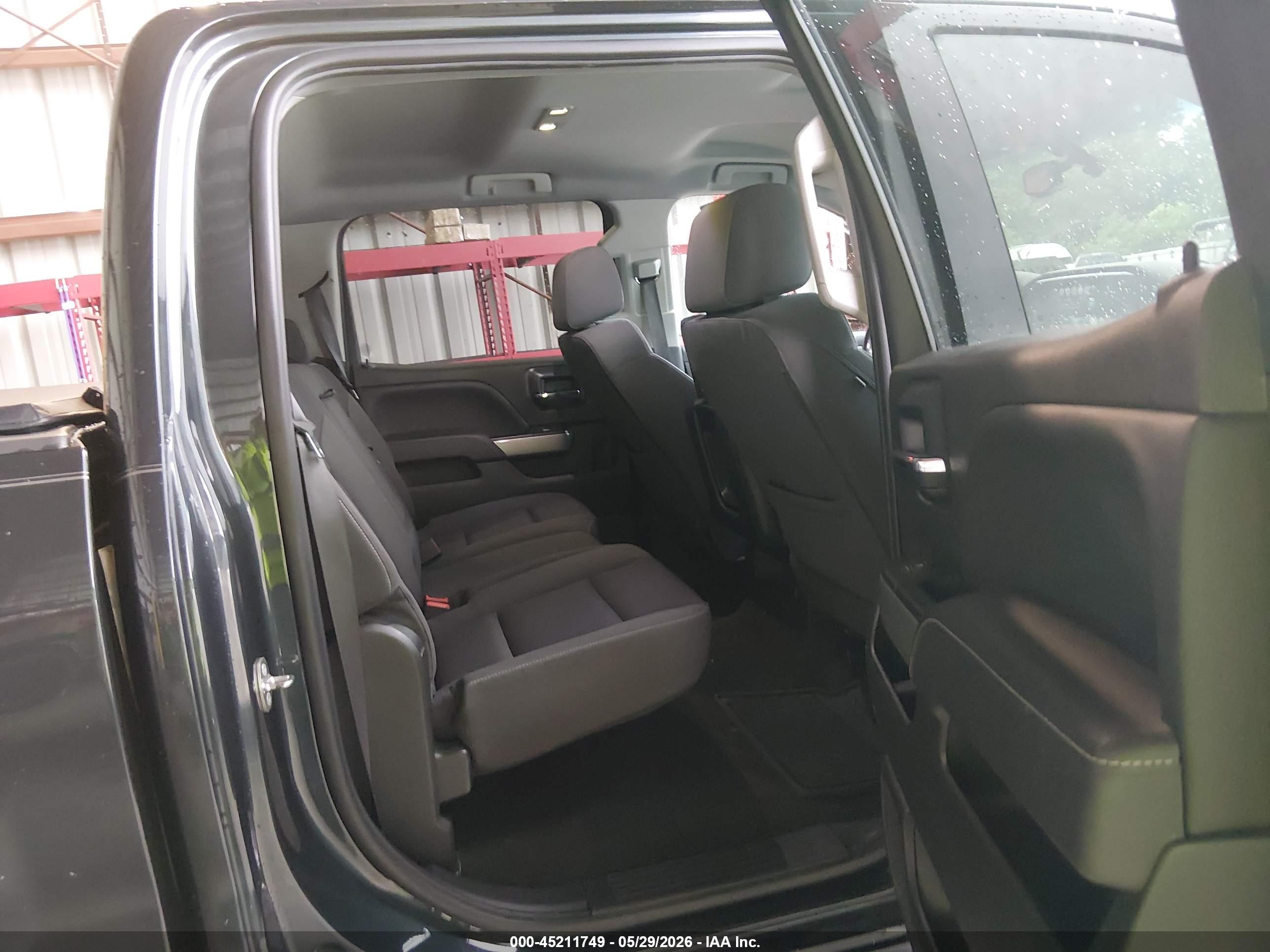 CHEVROLET SILVERADO image 8