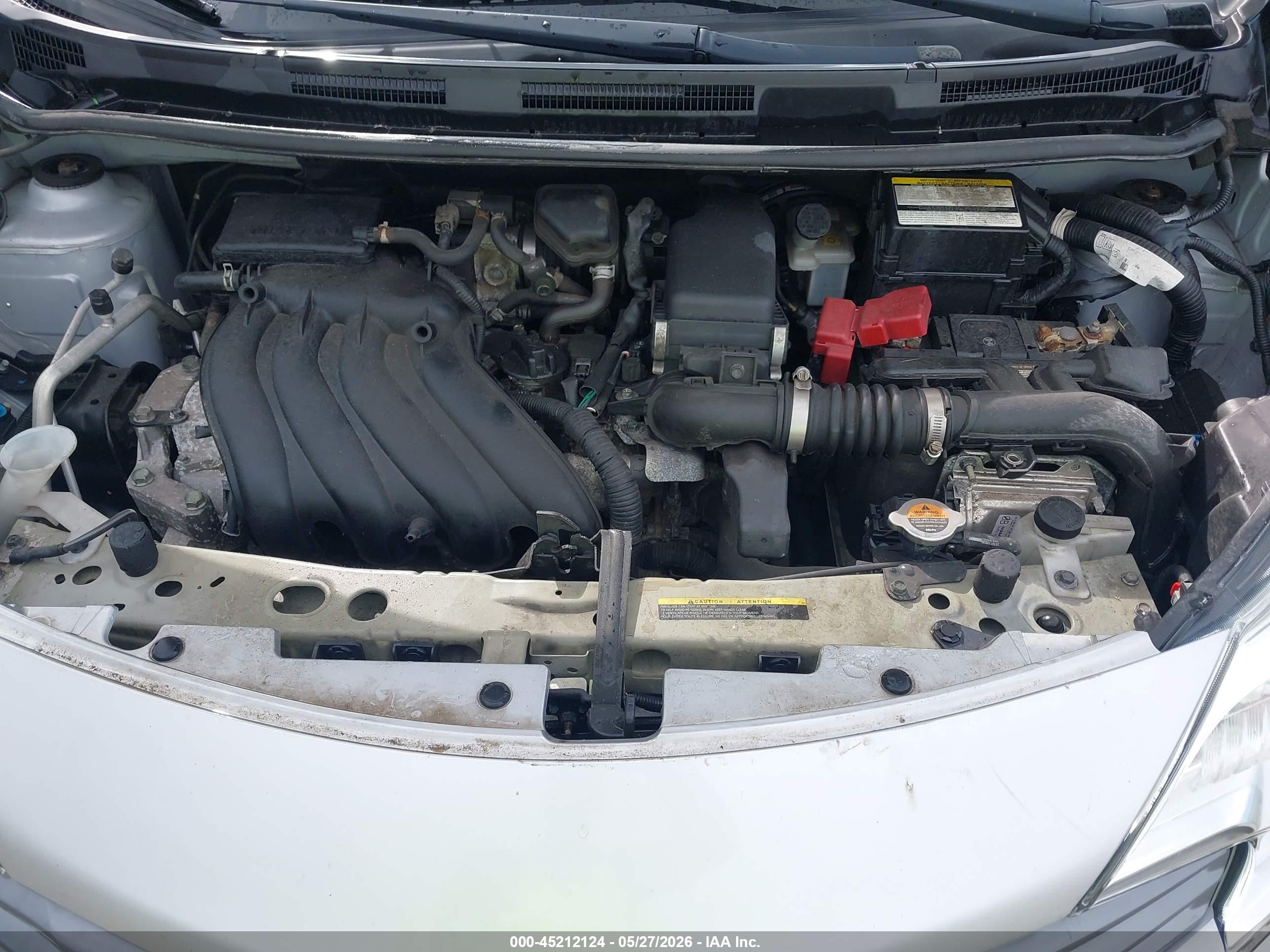 NISSAN VERSA image 10