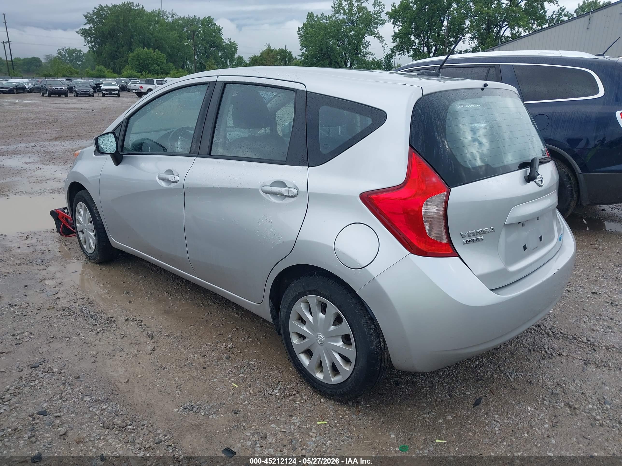NISSAN VERSA image 3