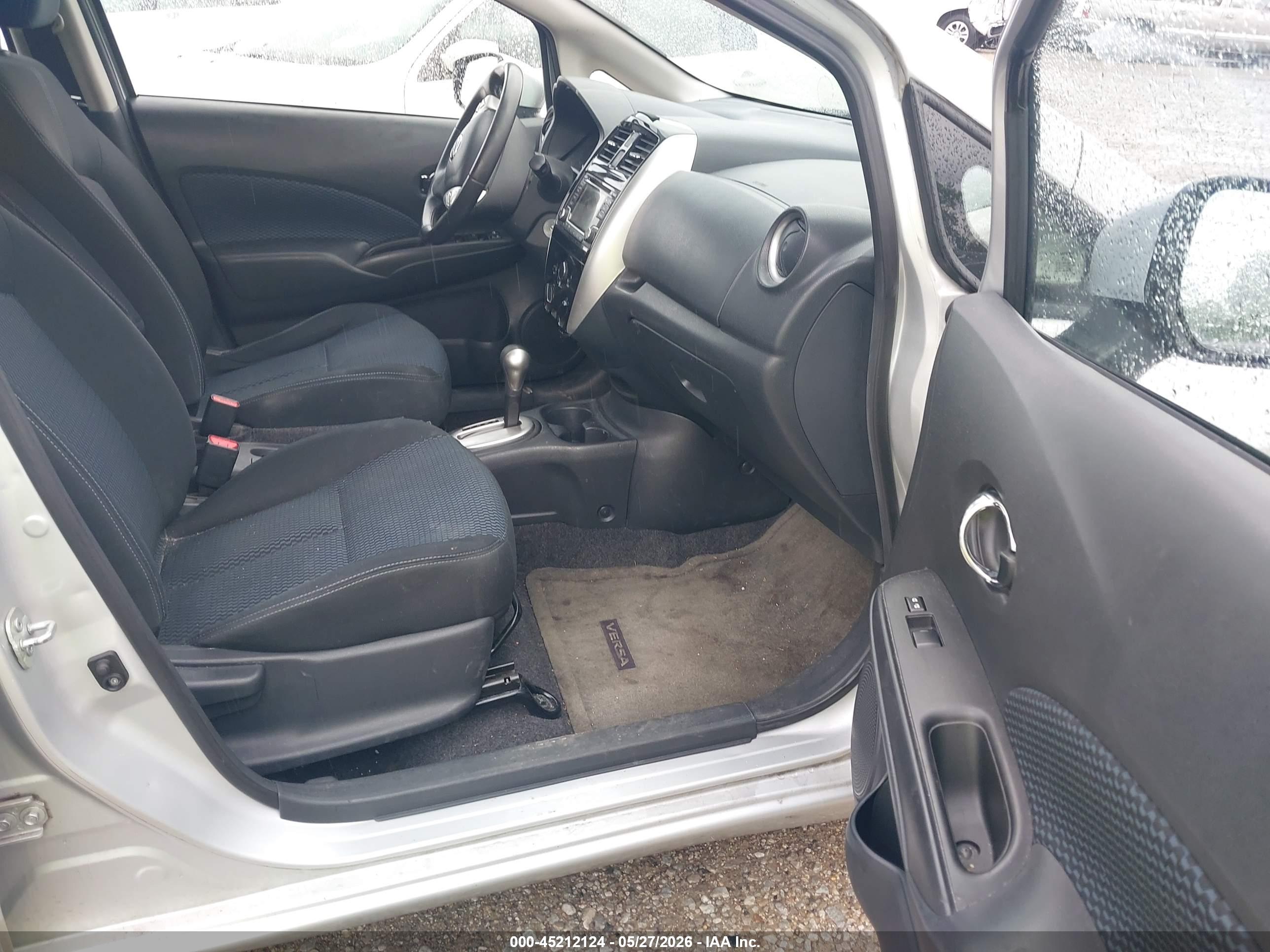 NISSAN VERSA image 5