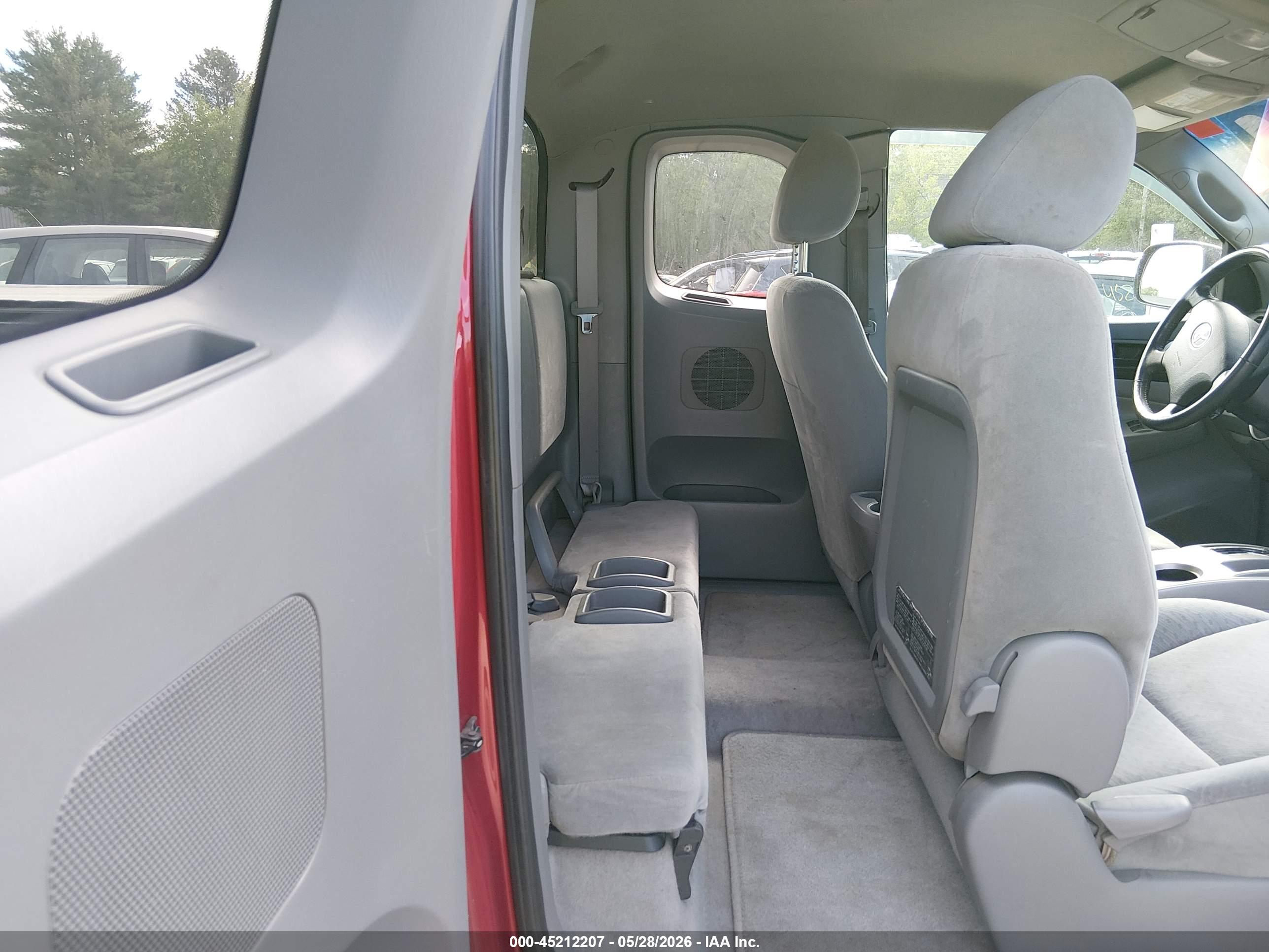 TOYOTA TACOMA image 8