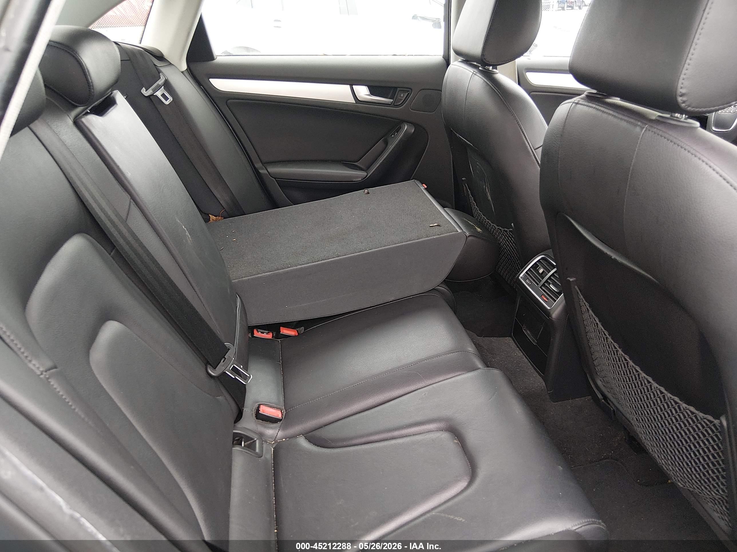 AUDI A4 image 8
