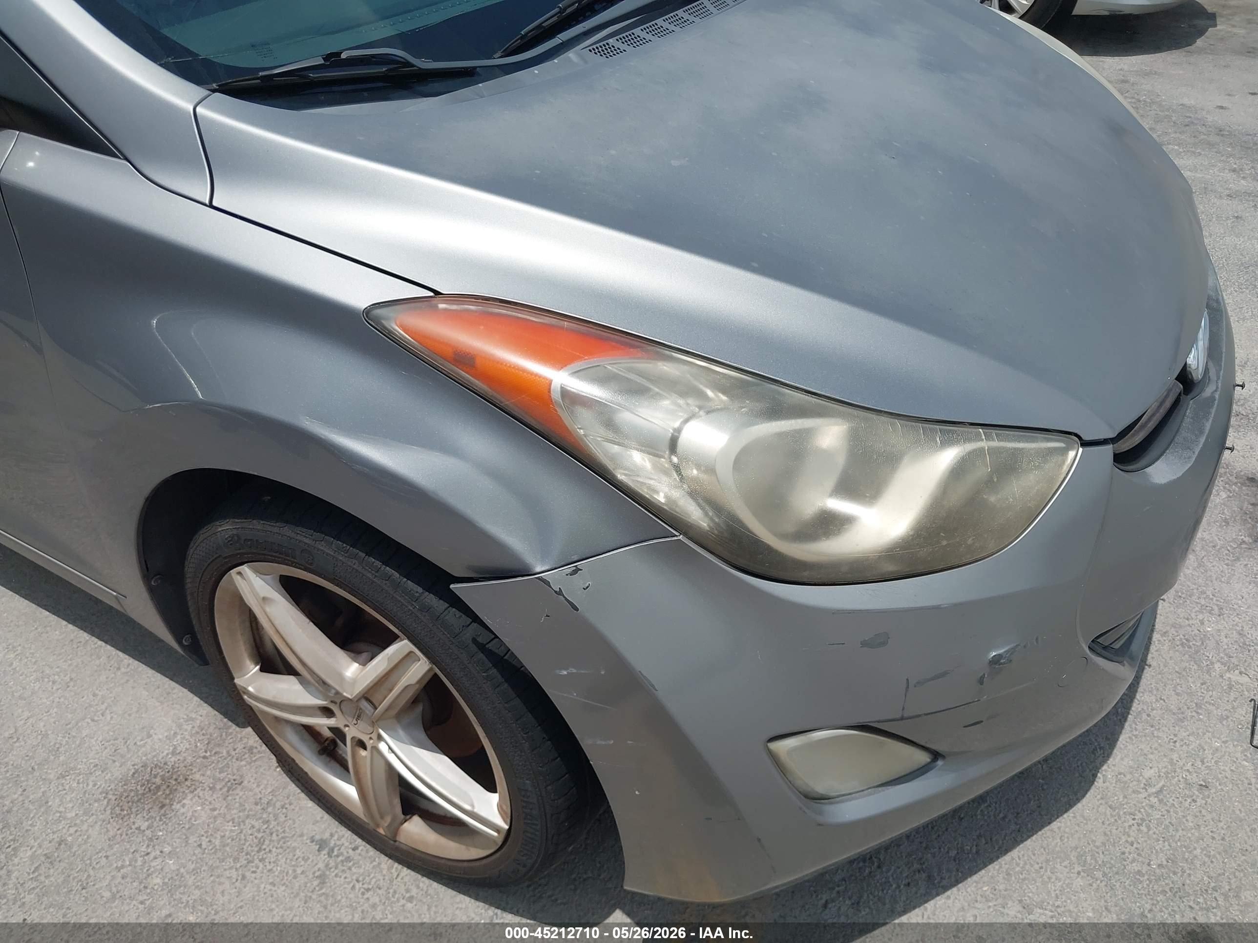 HYUNDAI ELANTRA image 6