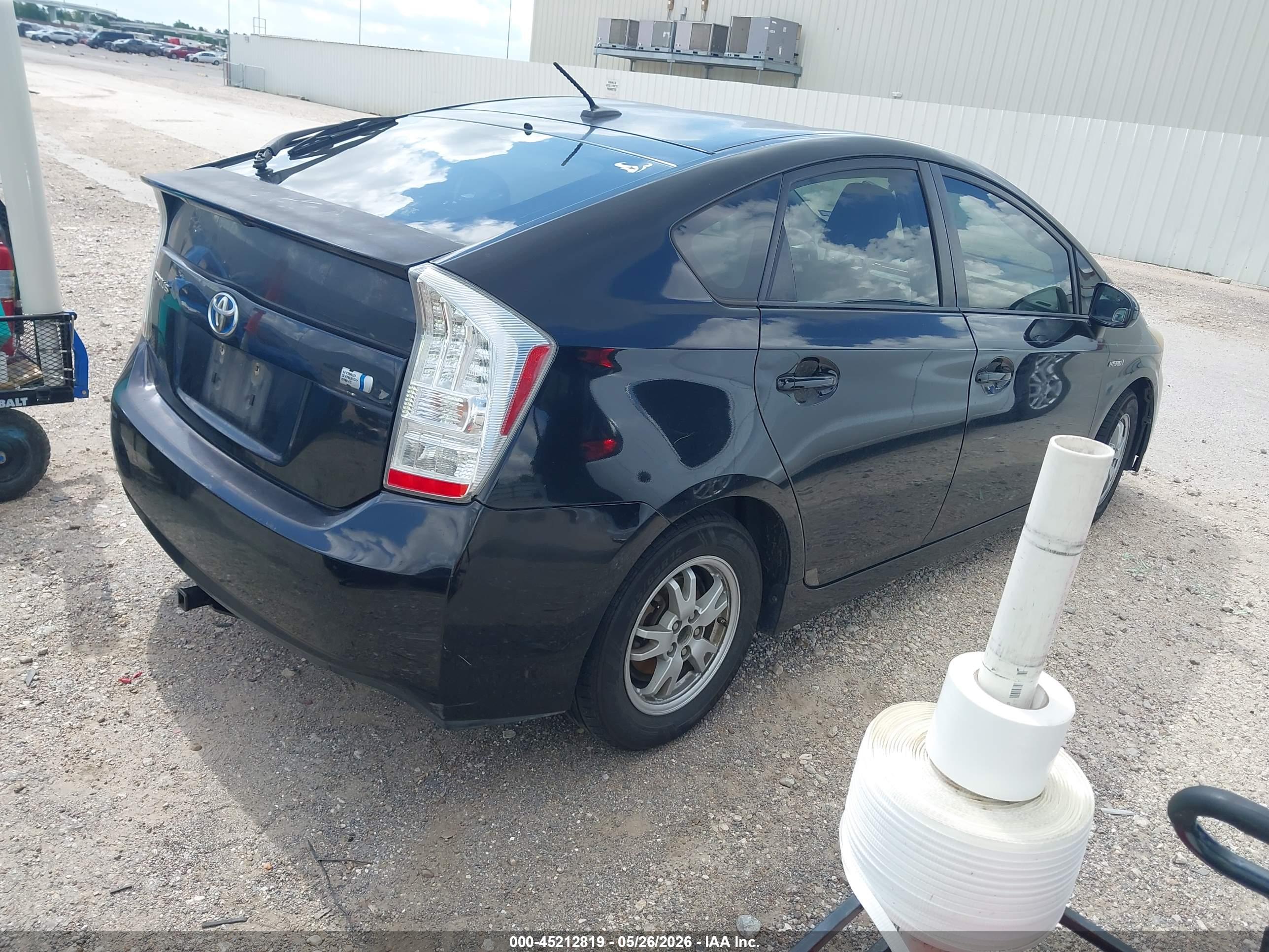 TOYOTA PRIUS image 4