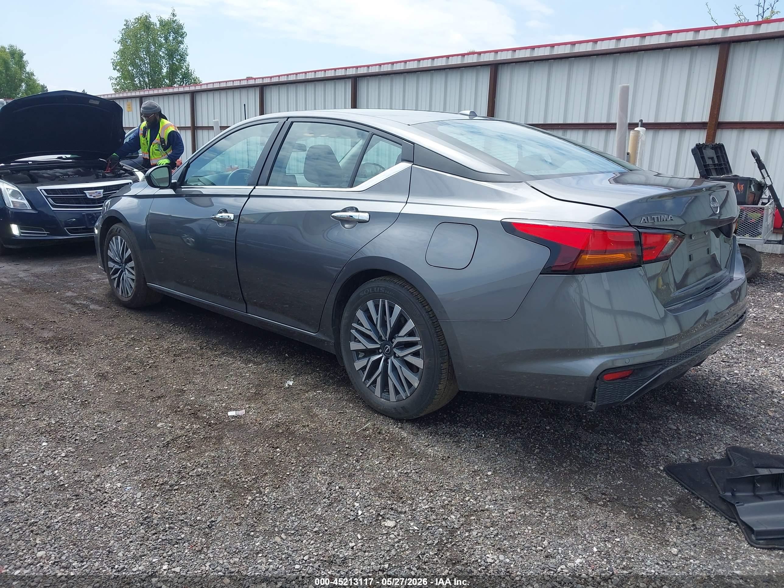 NISSAN ALTIMA image 3