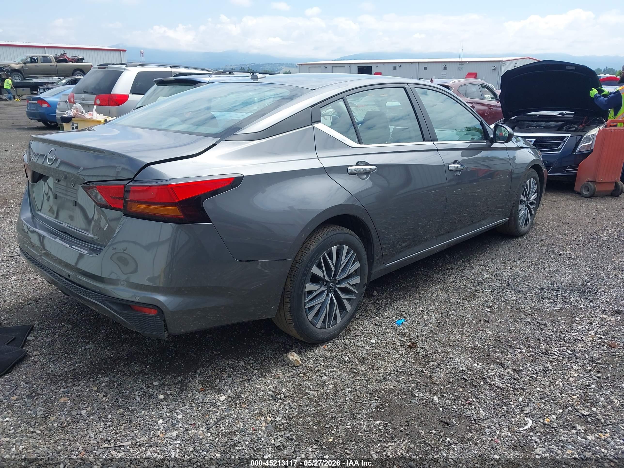 NISSAN ALTIMA image 4
