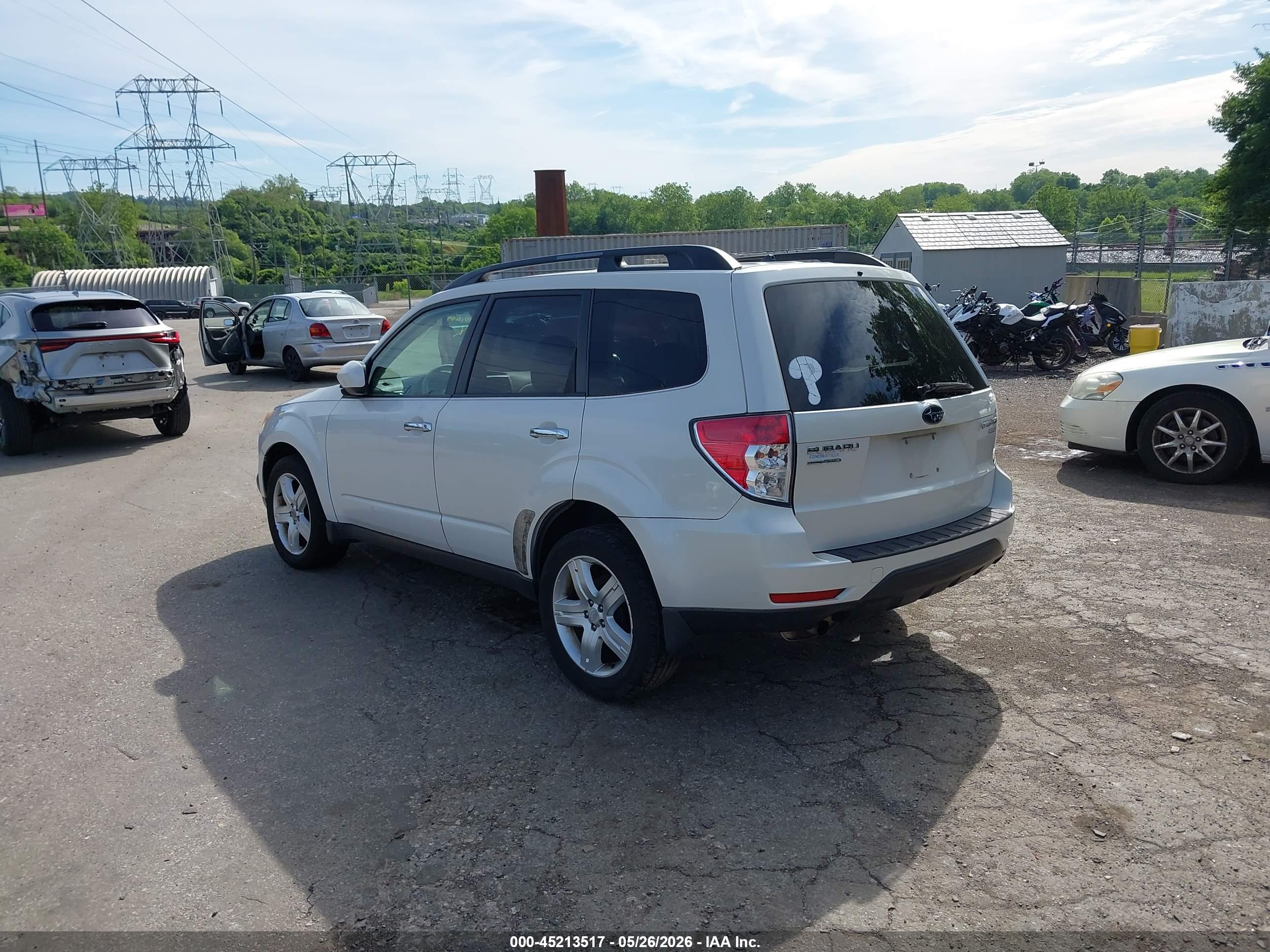 SUBARU FORESTER image 3