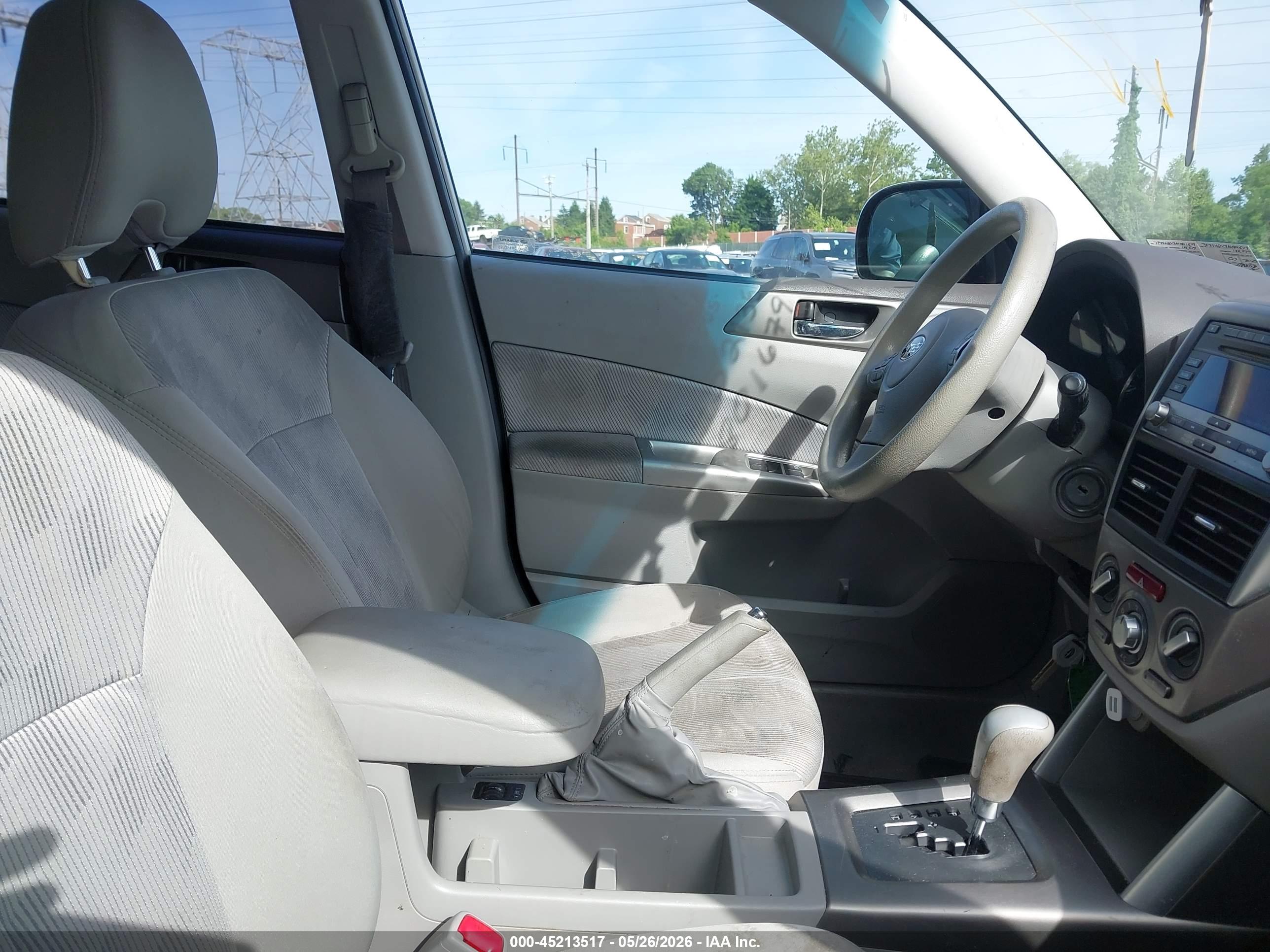 SUBARU FORESTER image 5