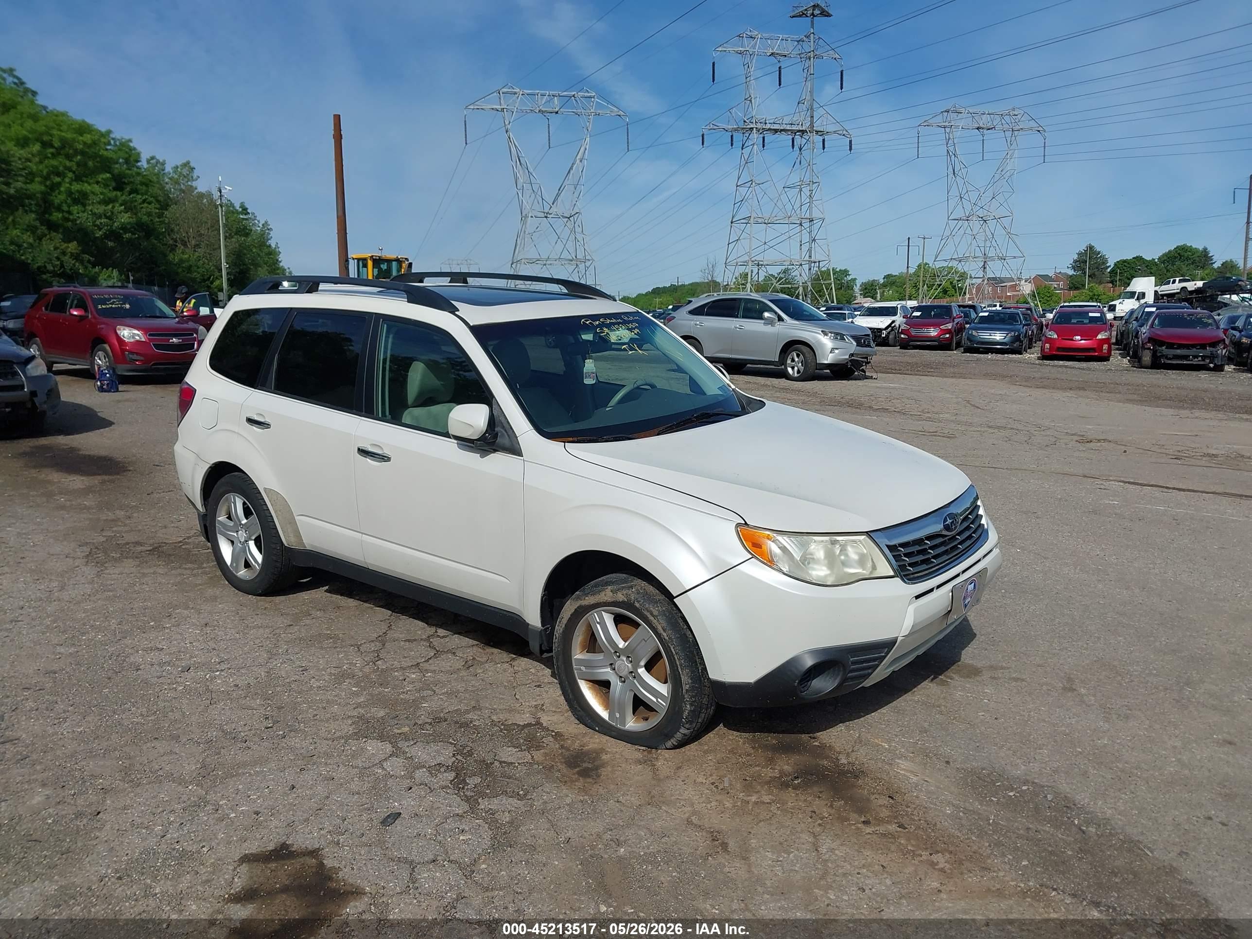SUBARU FORESTER image 6