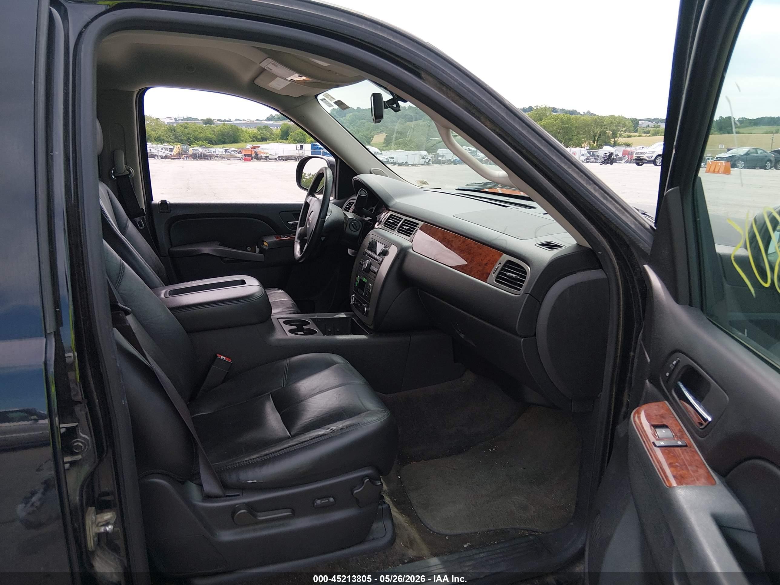 GMC YUKON image 5