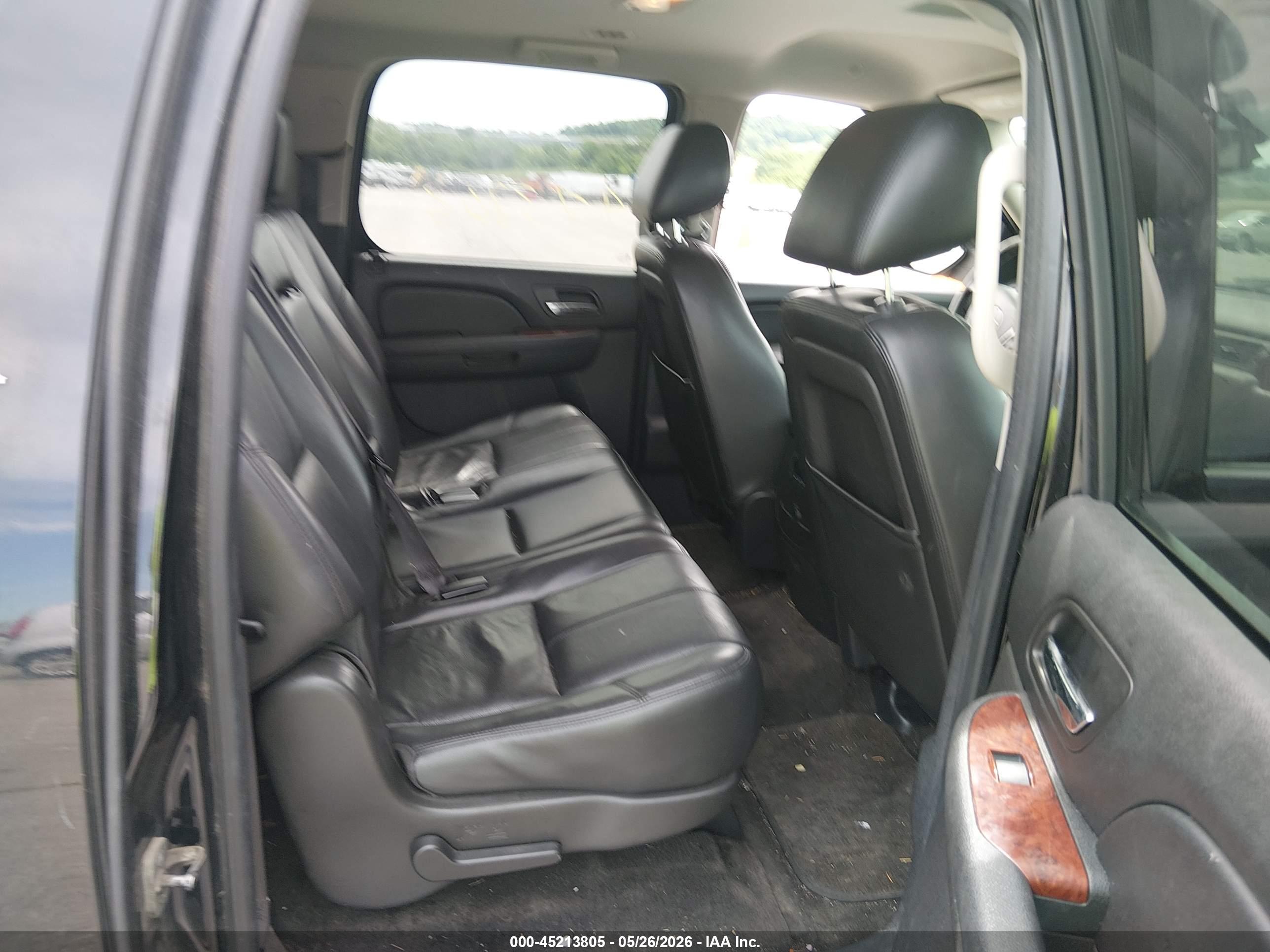 GMC YUKON image 8
