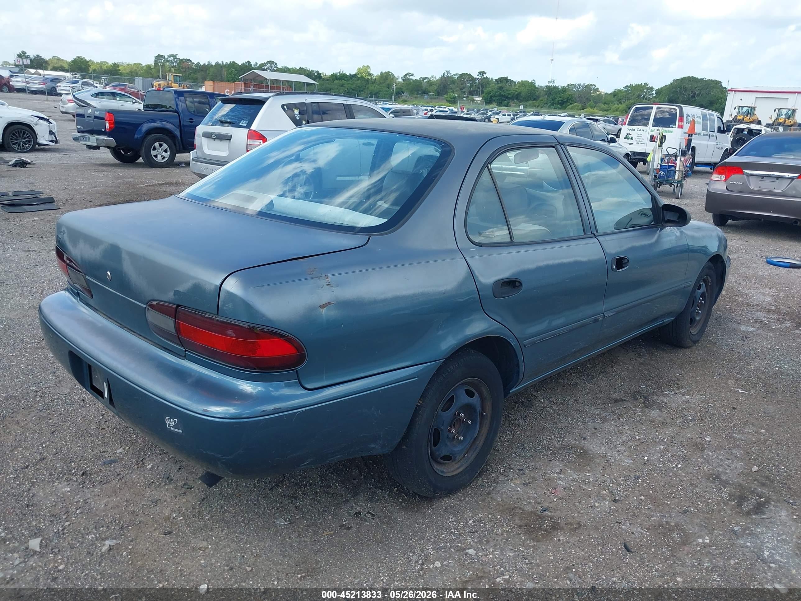 GEO PRIZM image 4