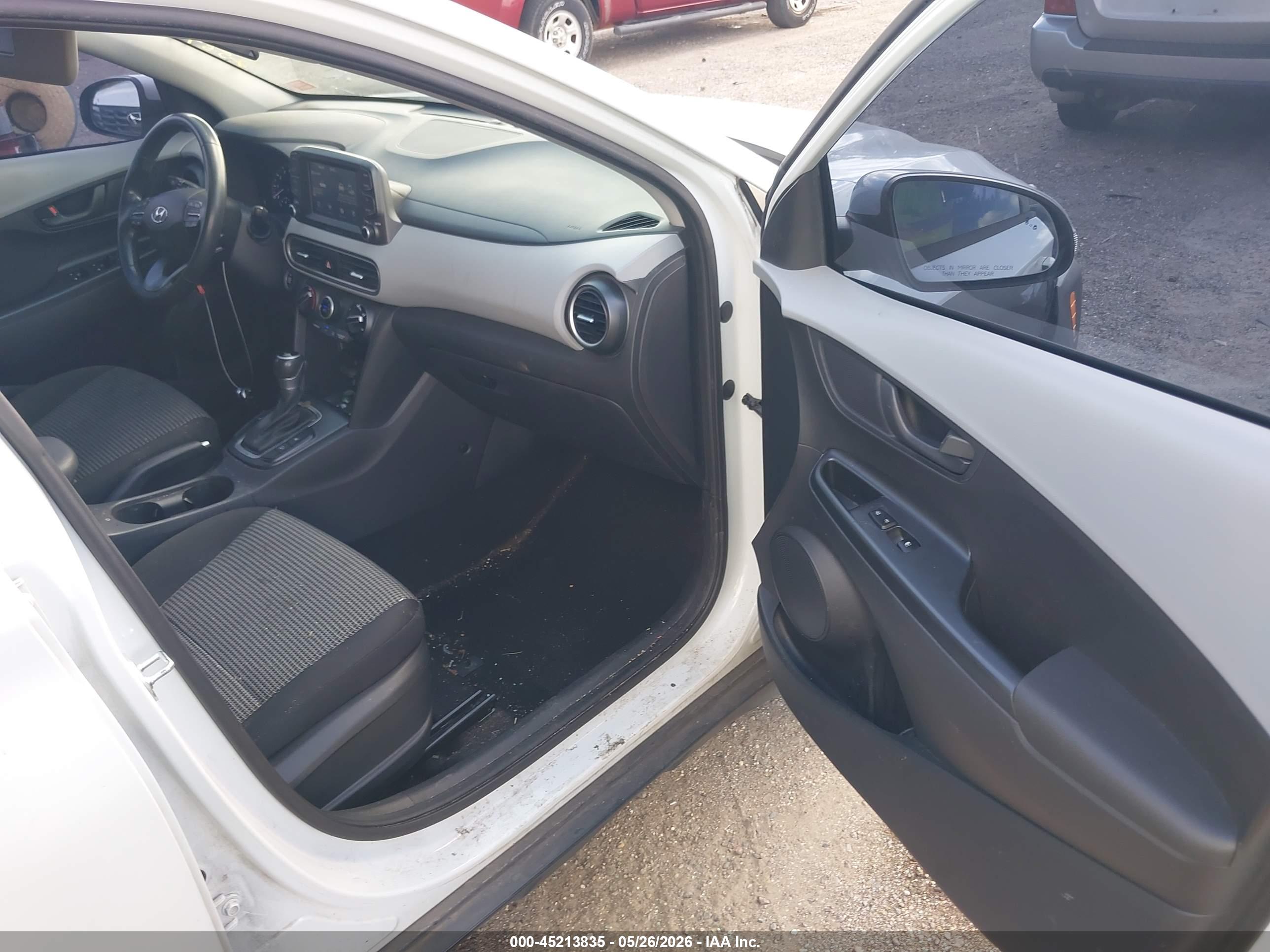 HYUNDAI KONA image 5