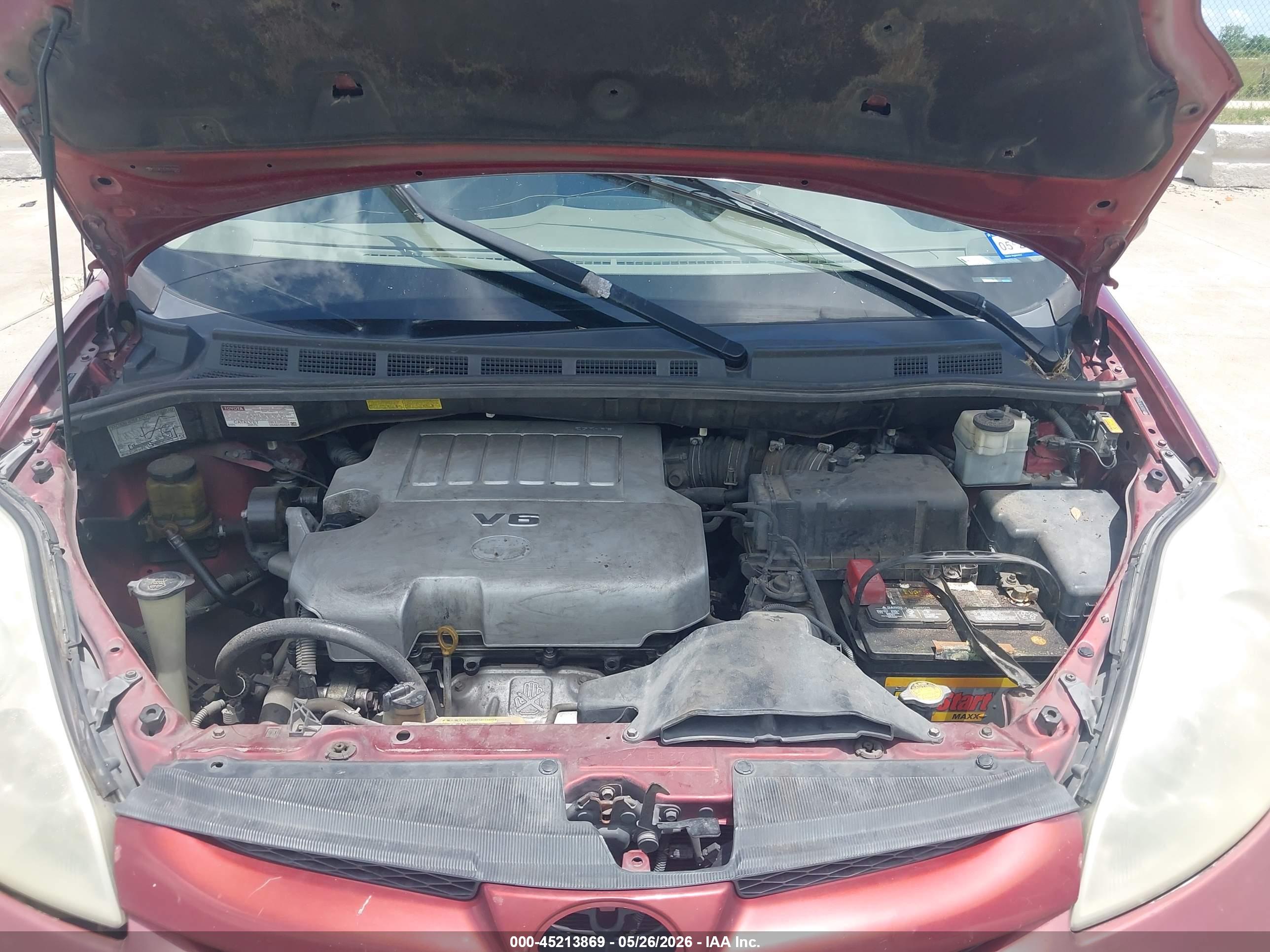 TOYOTA SIENNA image 10