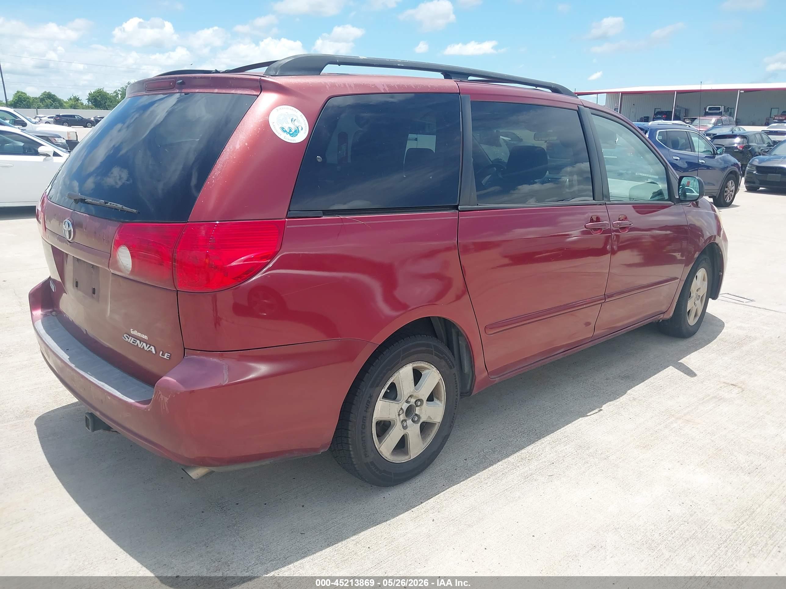 TOYOTA SIENNA image 4
