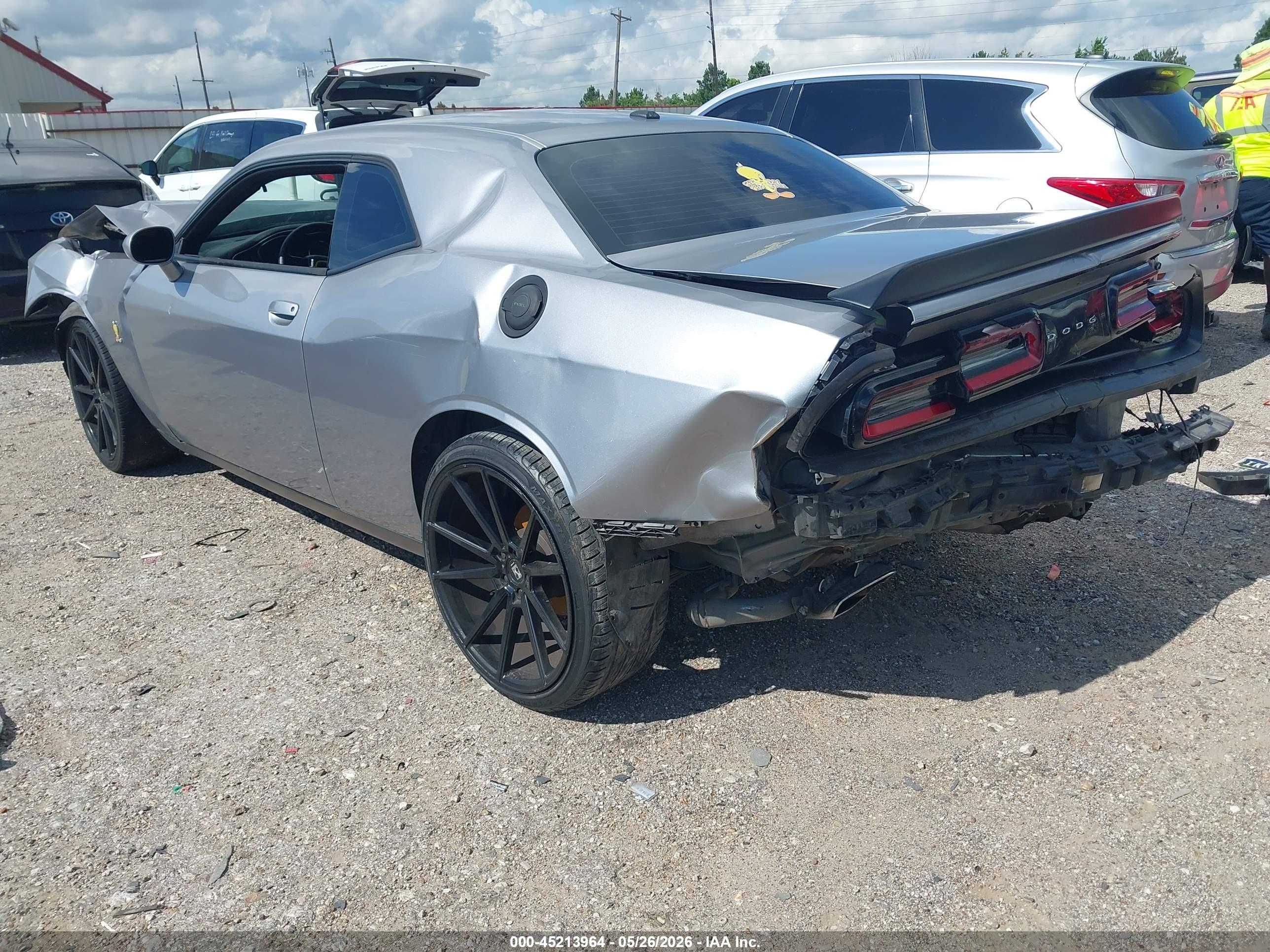 DODGE CHALLENGER image 3