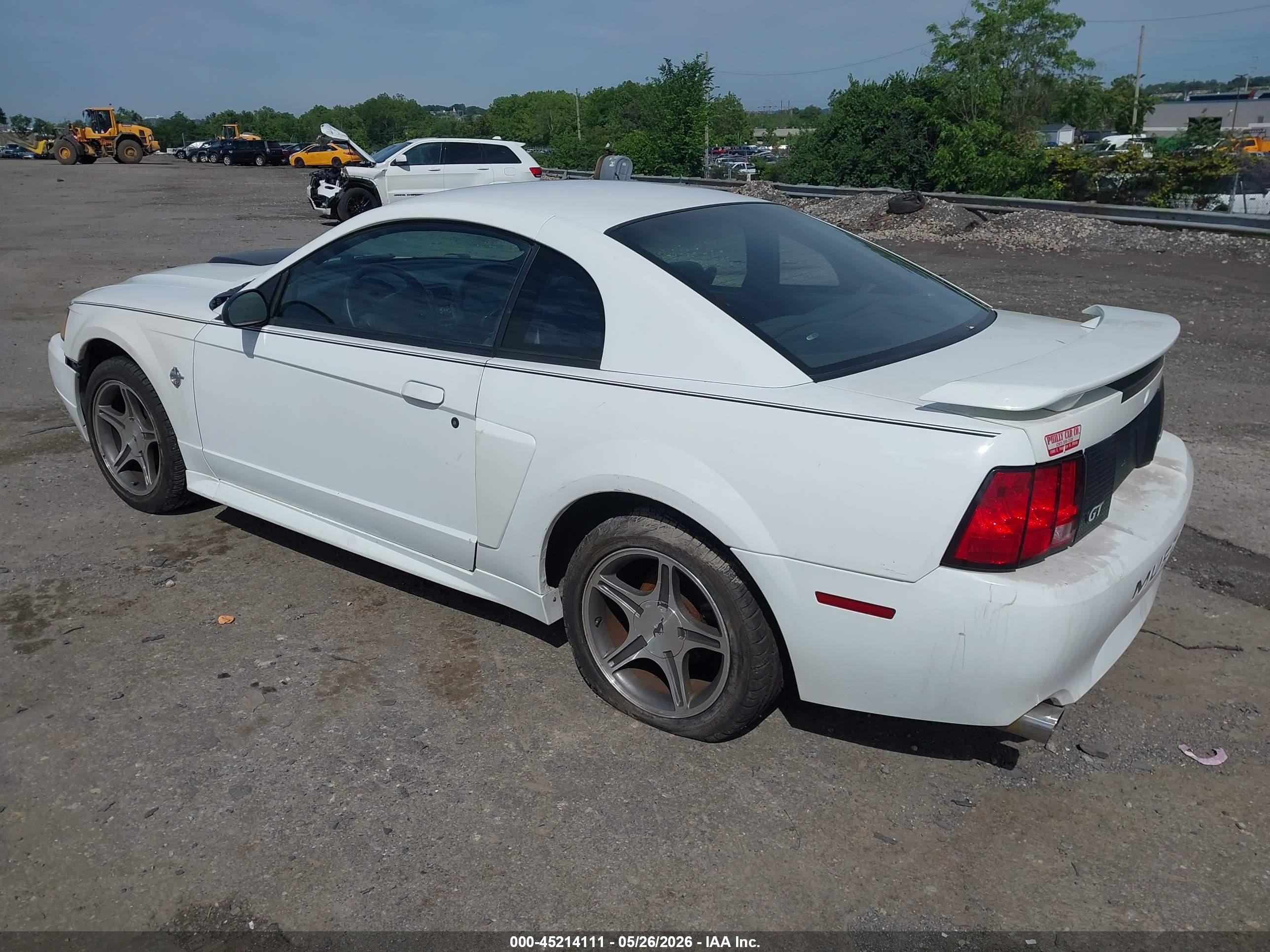FORD MUSTANG image 3