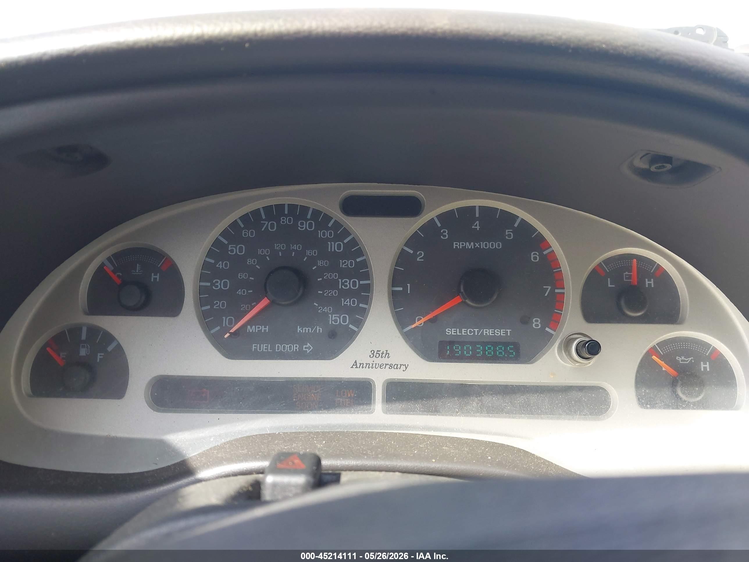 FORD MUSTANG image 7