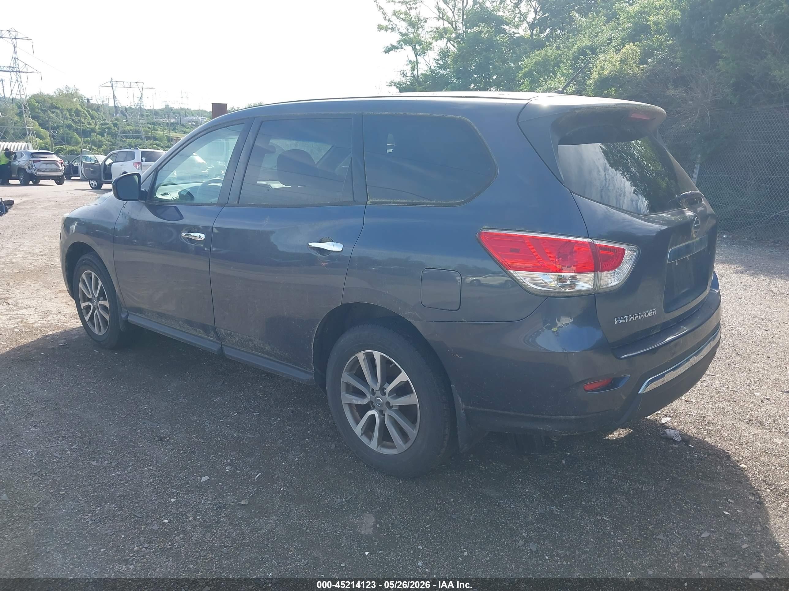 NISSAN PATHFINDER image 3