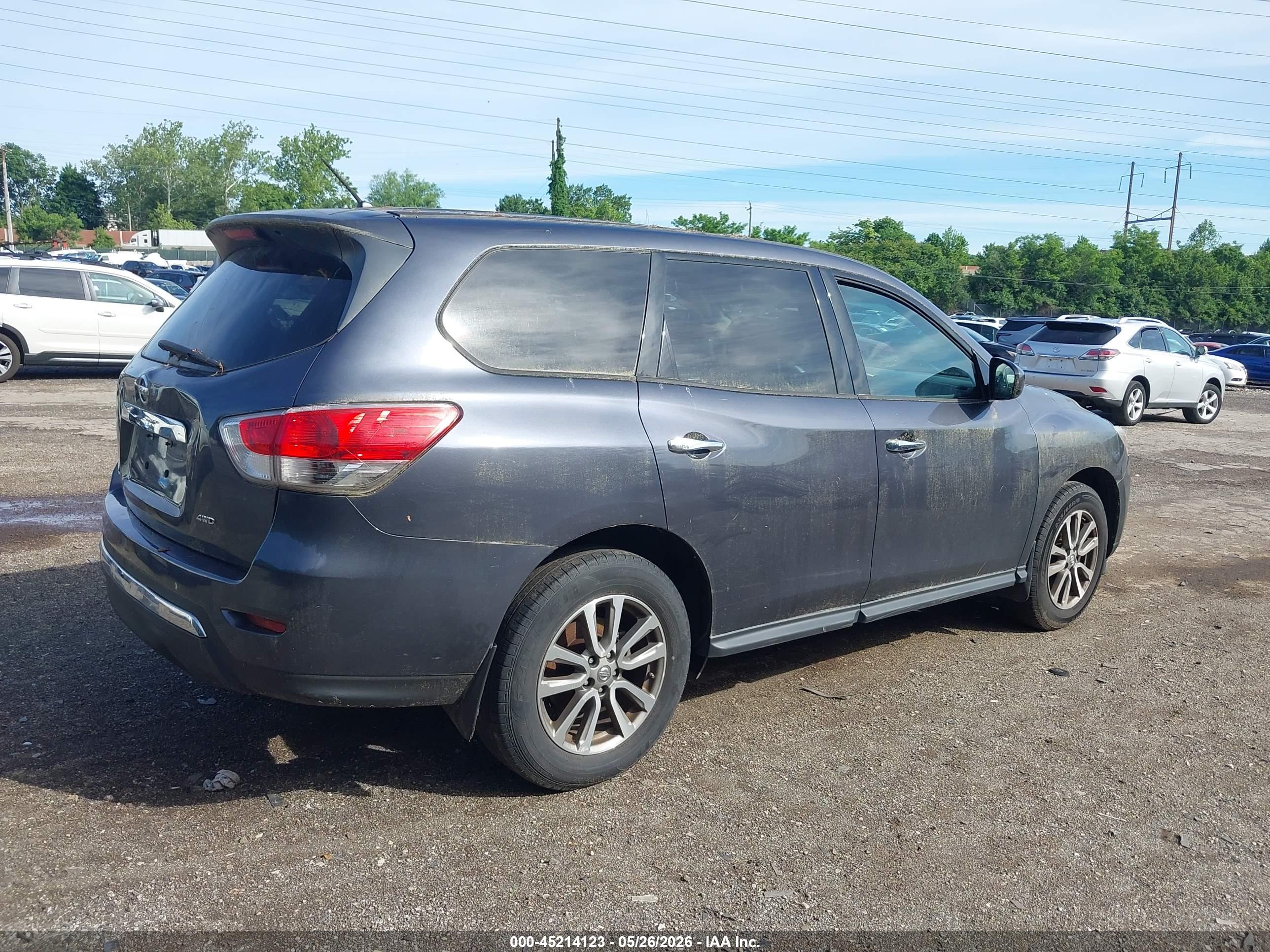 NISSAN PATHFINDER image 4