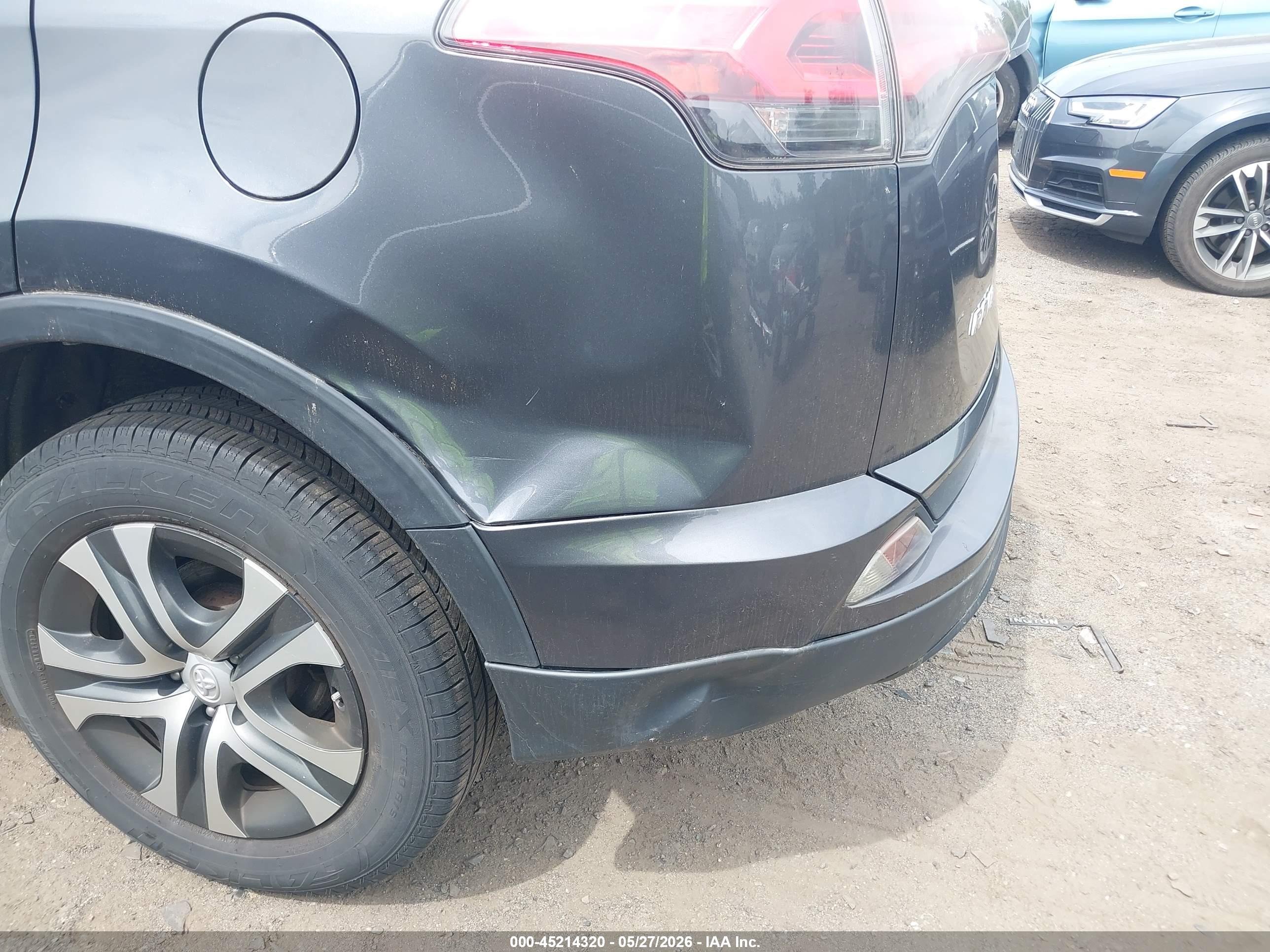 TOYOTA RAV4 image 6