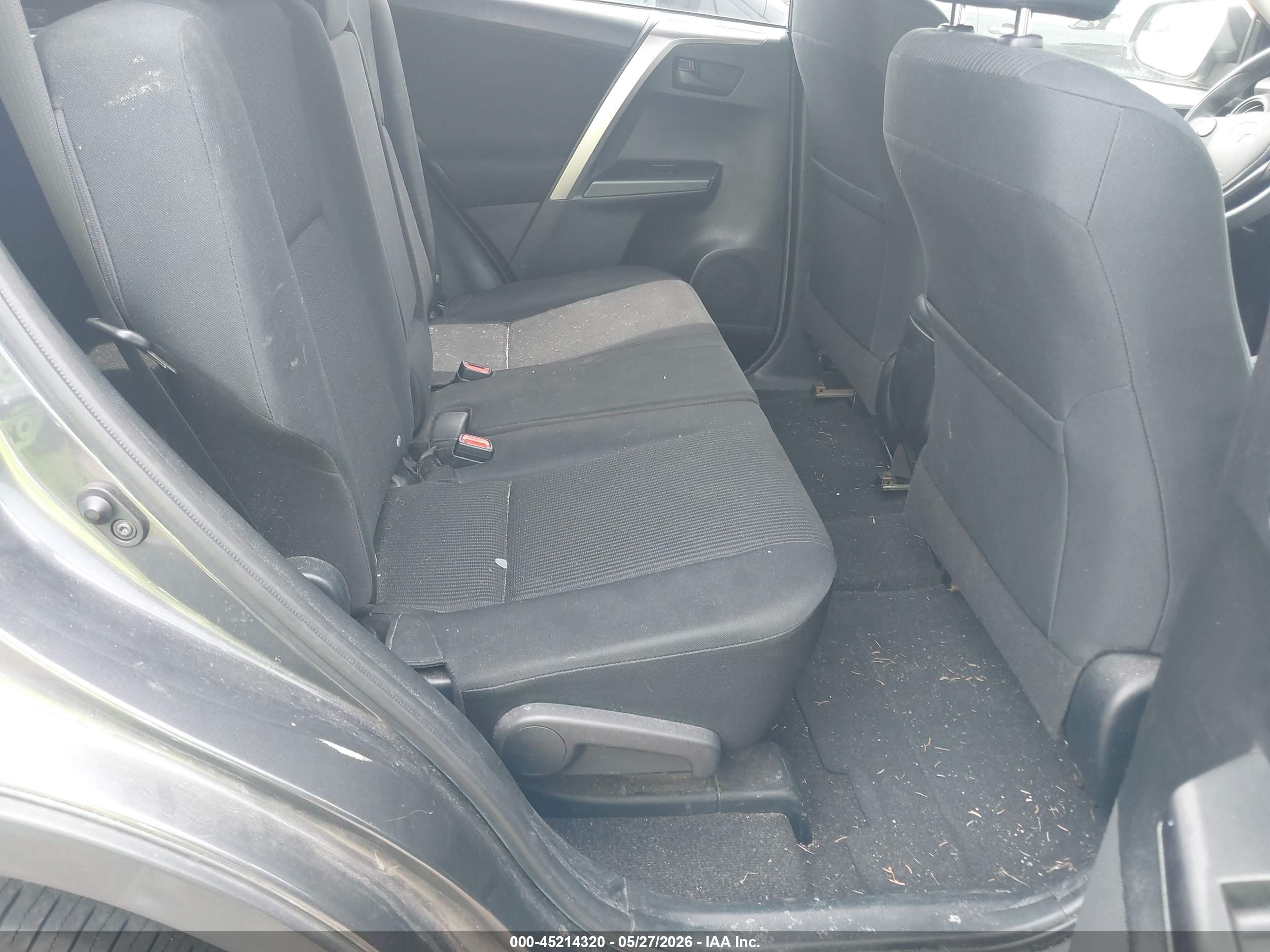 TOYOTA RAV4 image 8