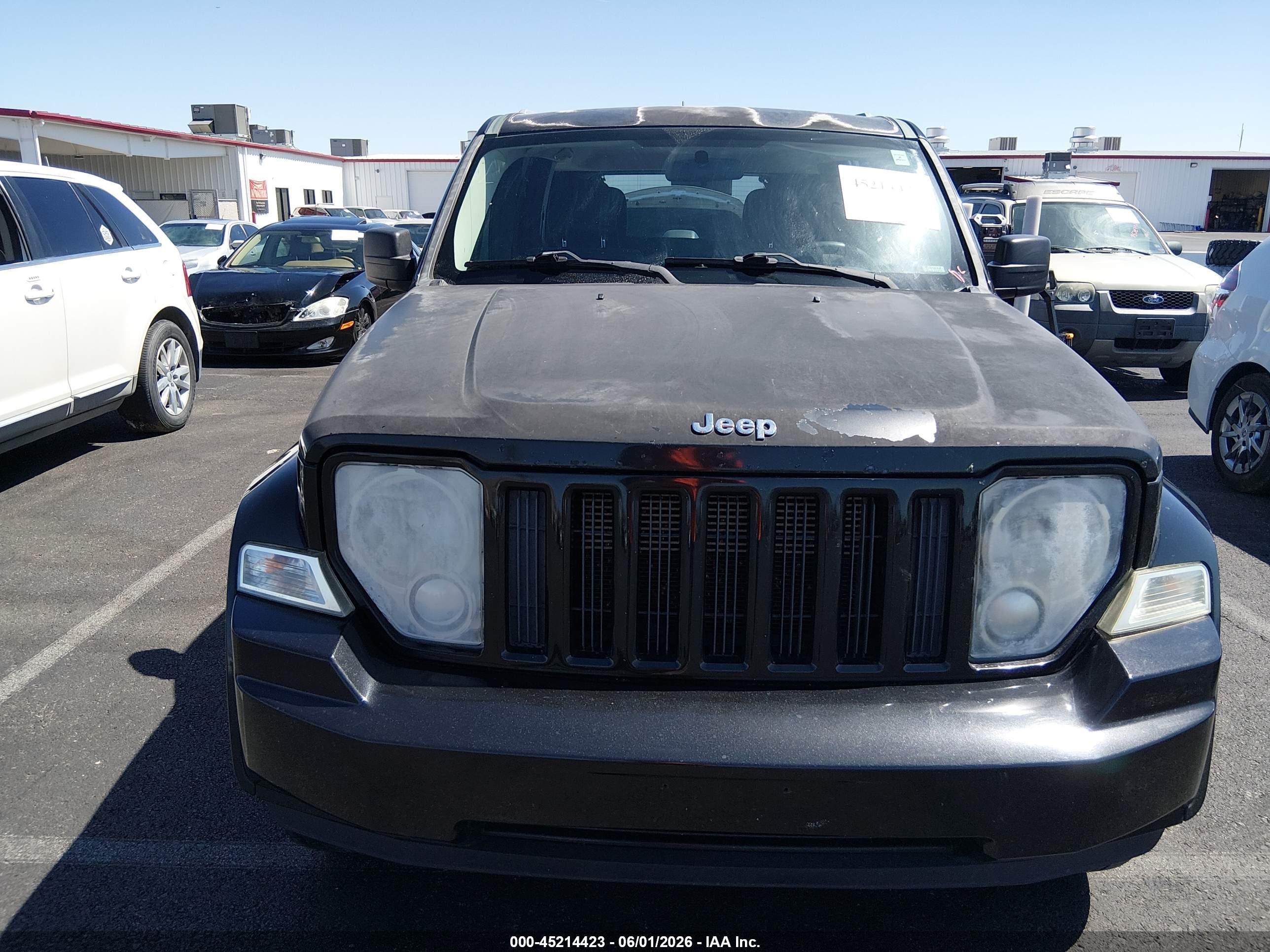 JEEP LIBERTY image 6