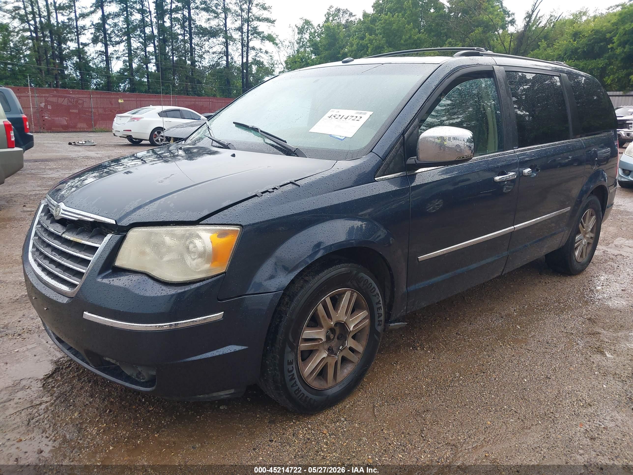 CHRYSLER TOWN image 2