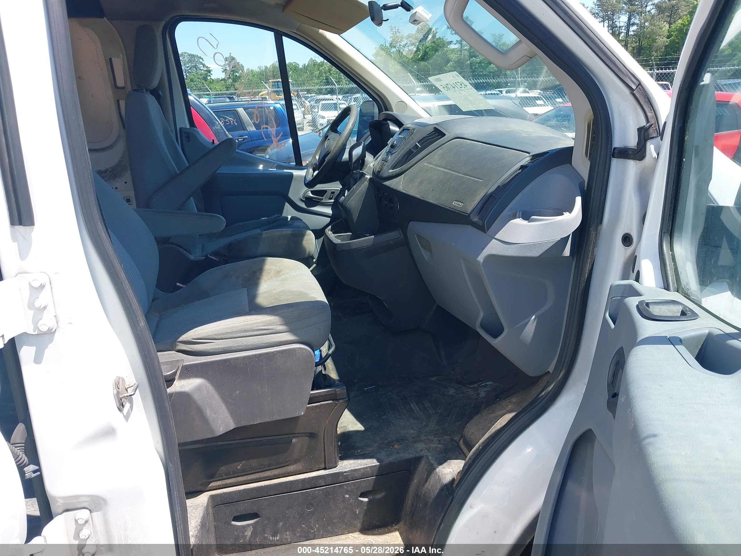 FORD TRANSIT-150 image 5