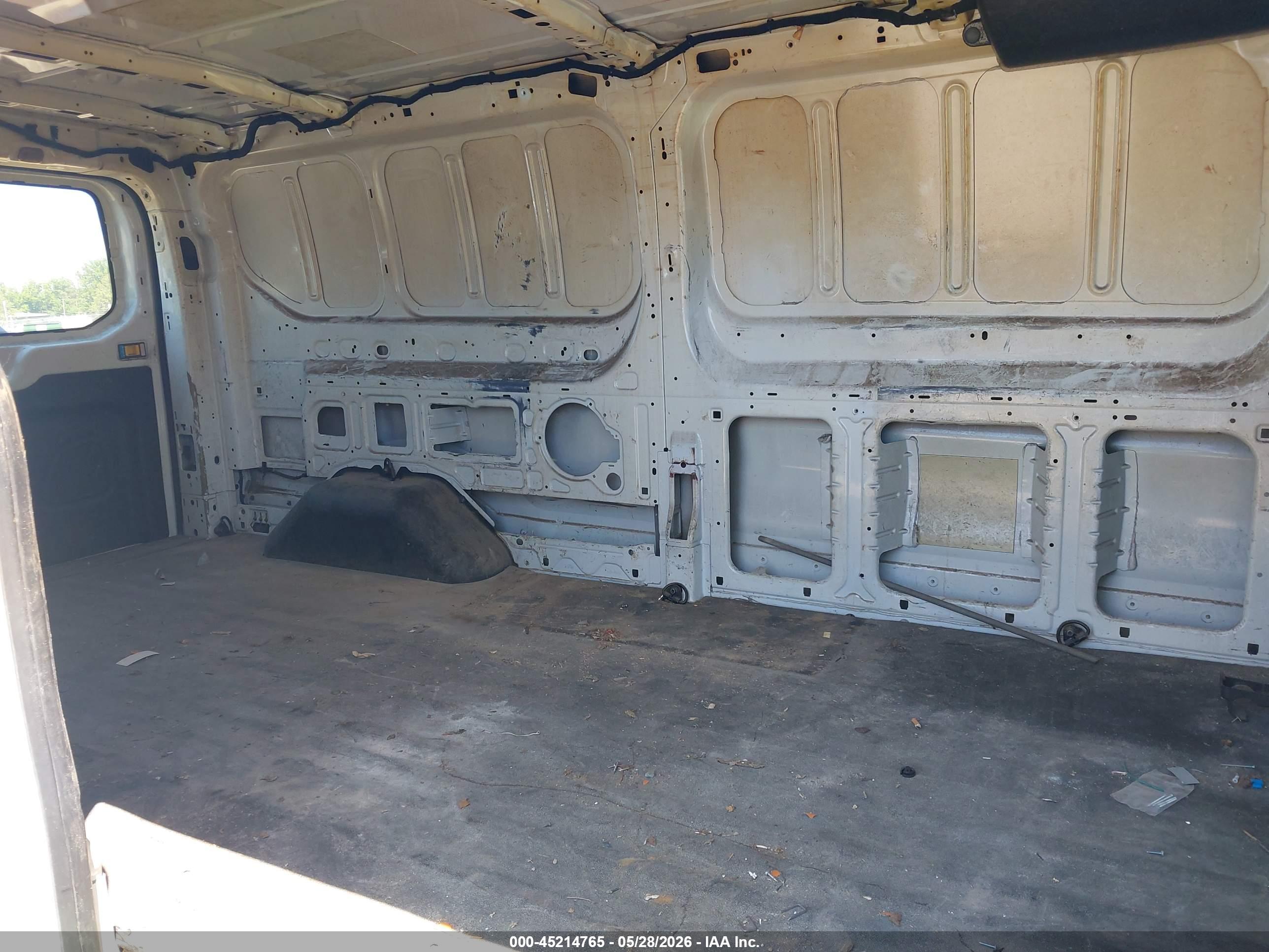 FORD TRANSIT-150 image 8