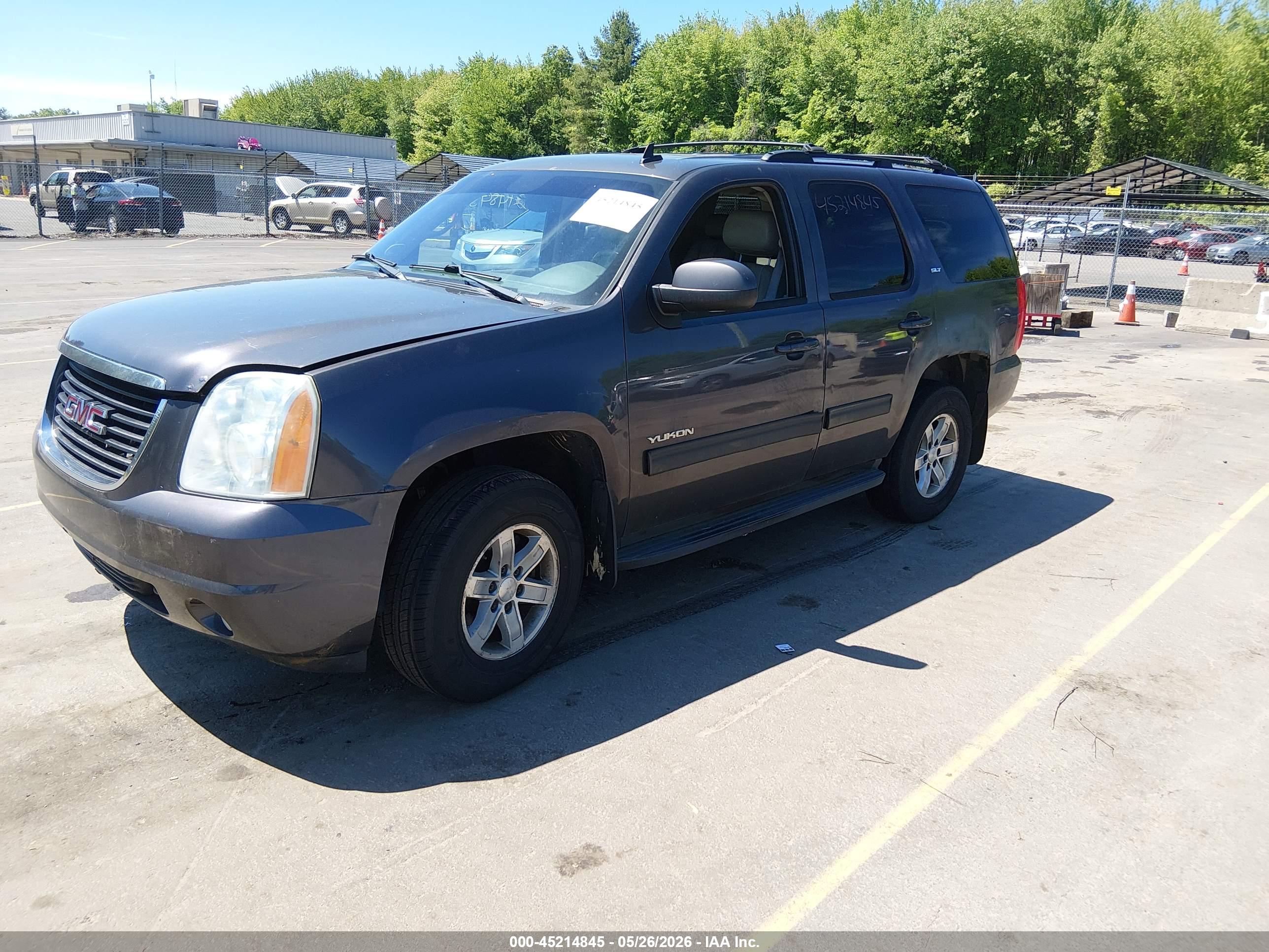 GMC YUKON image 2