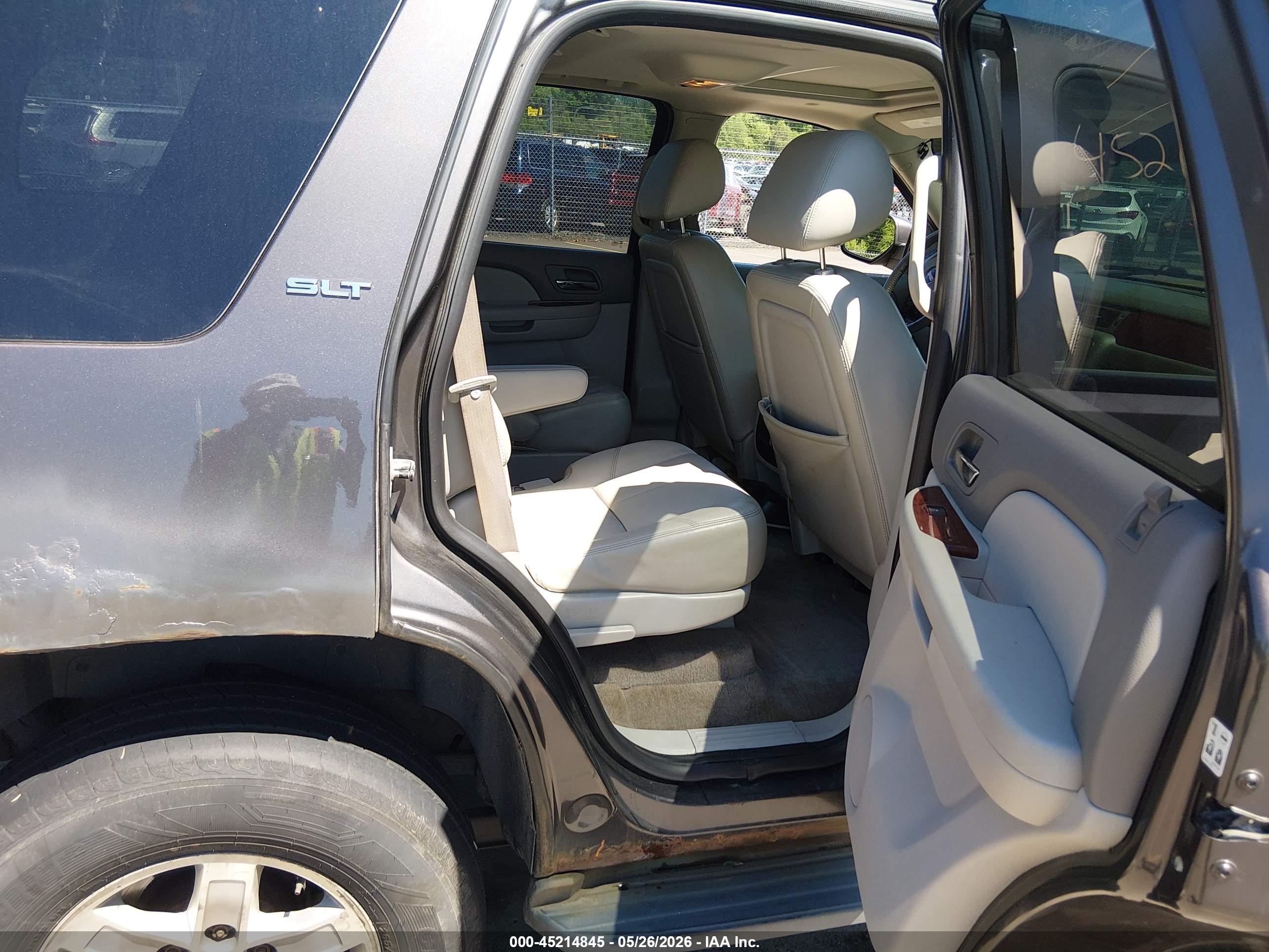 GMC YUKON image 8