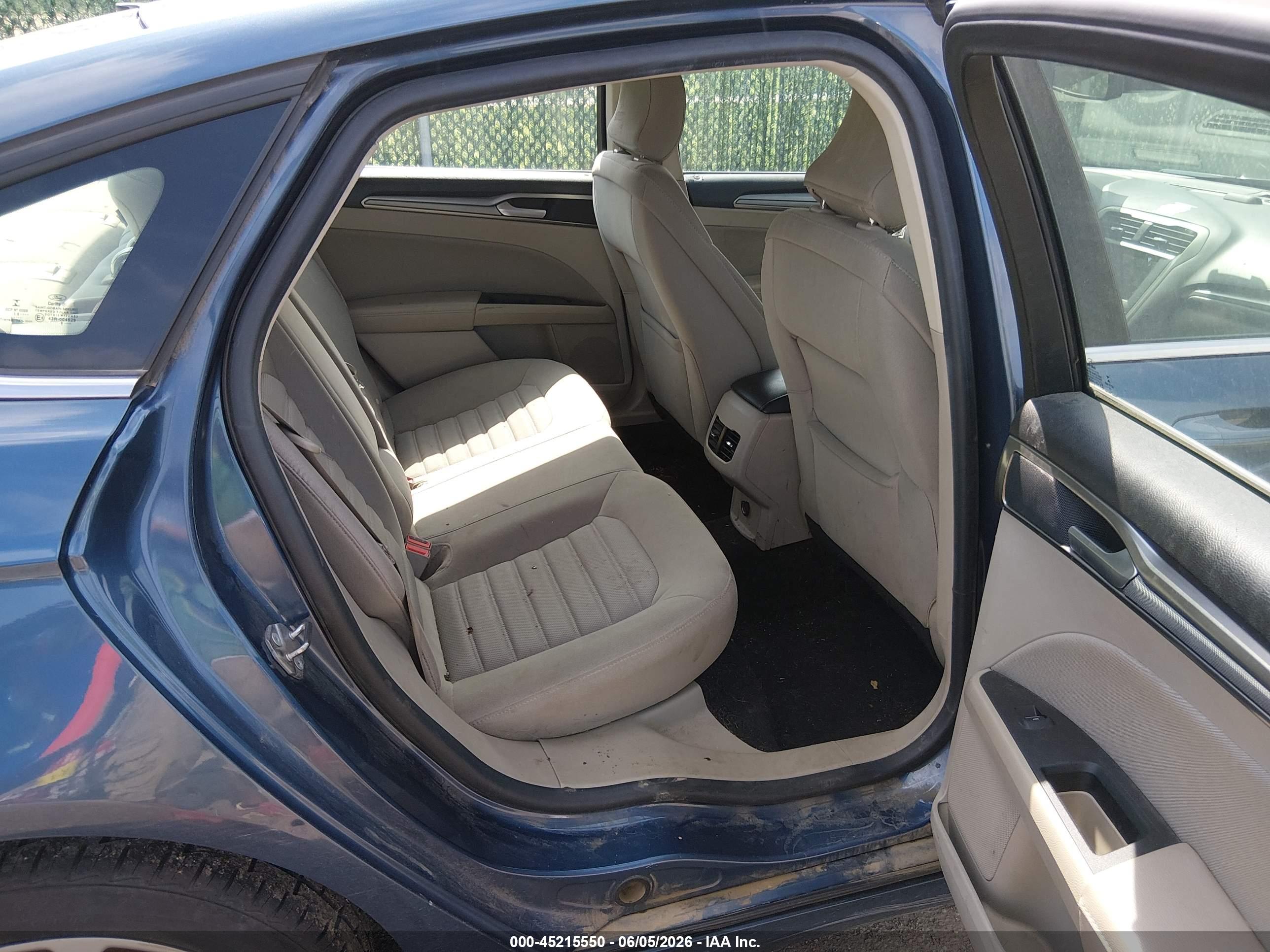FORD FUSION image 8
