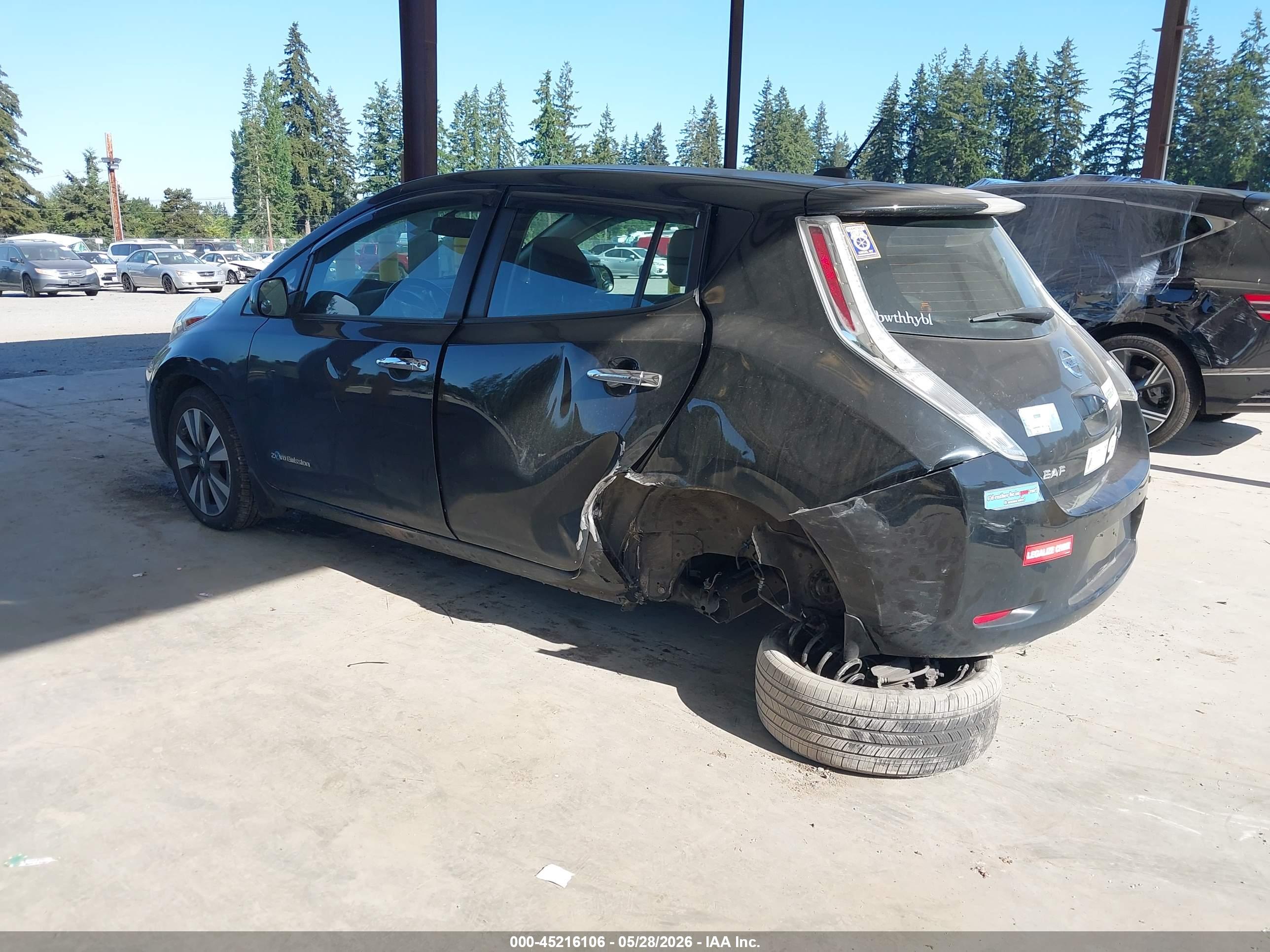 NISSAN LEAF image 3