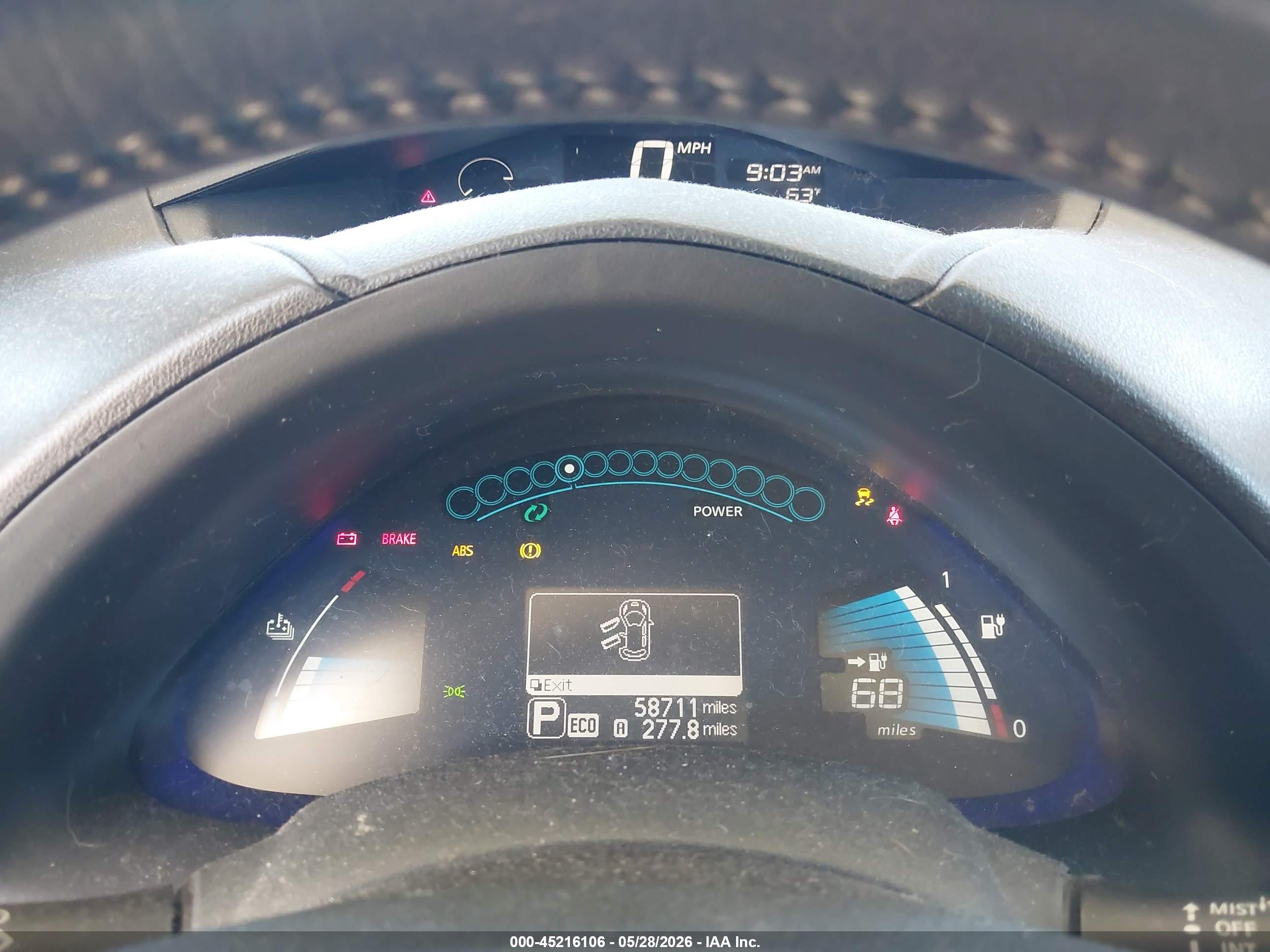 NISSAN LEAF image 7