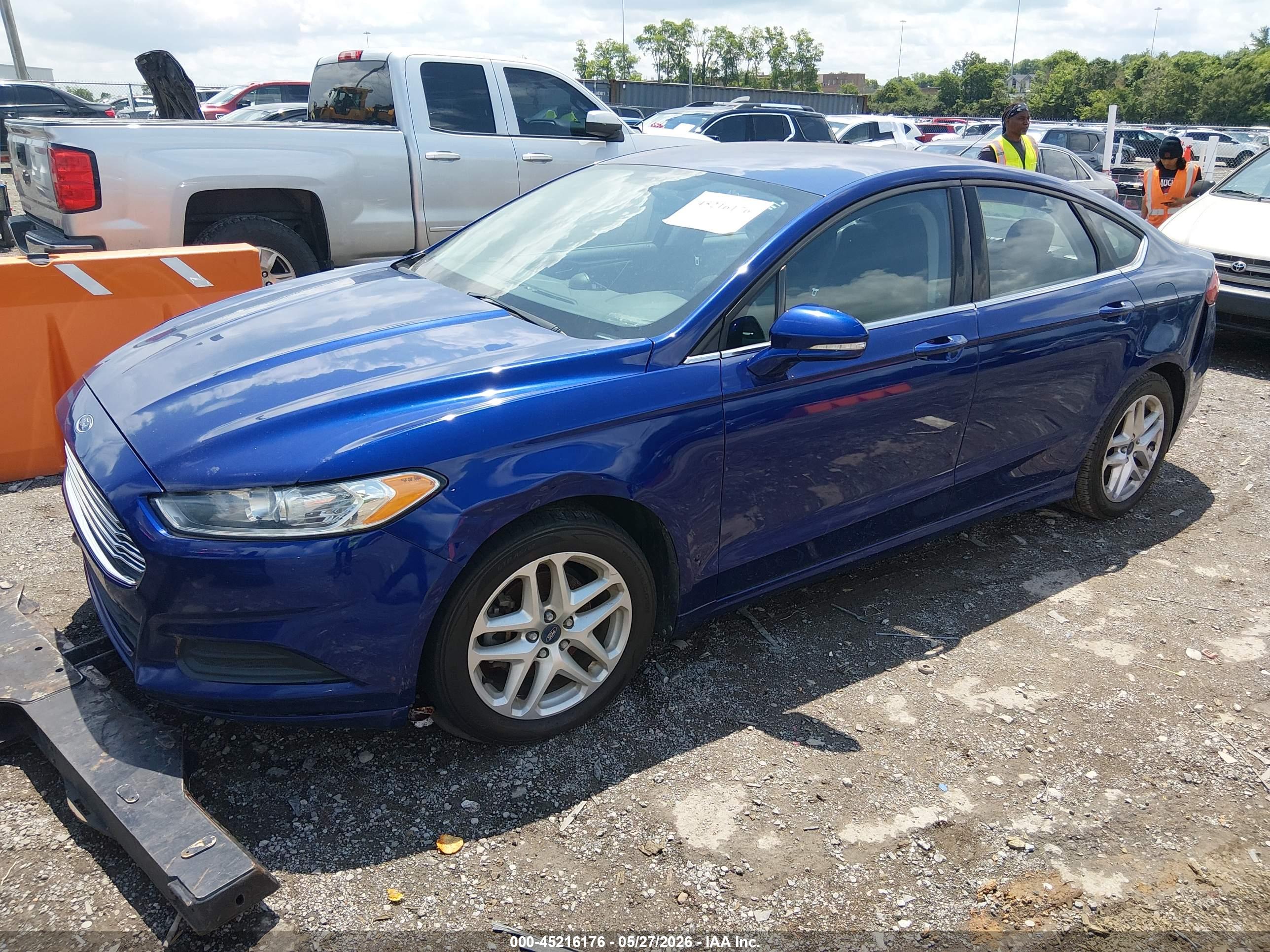 FORD FUSION image 2